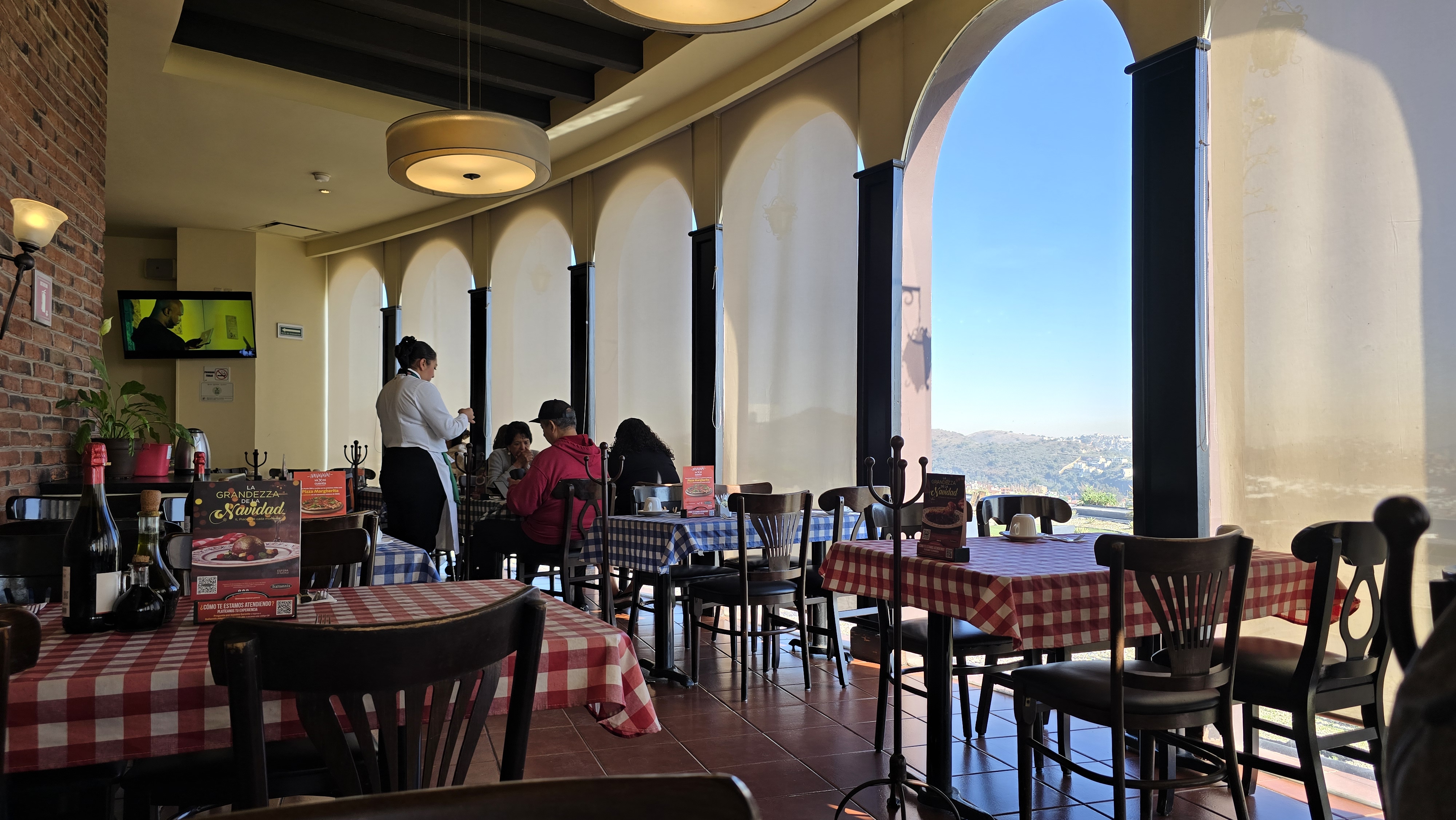 Italianni's Lomas Verdes image 8