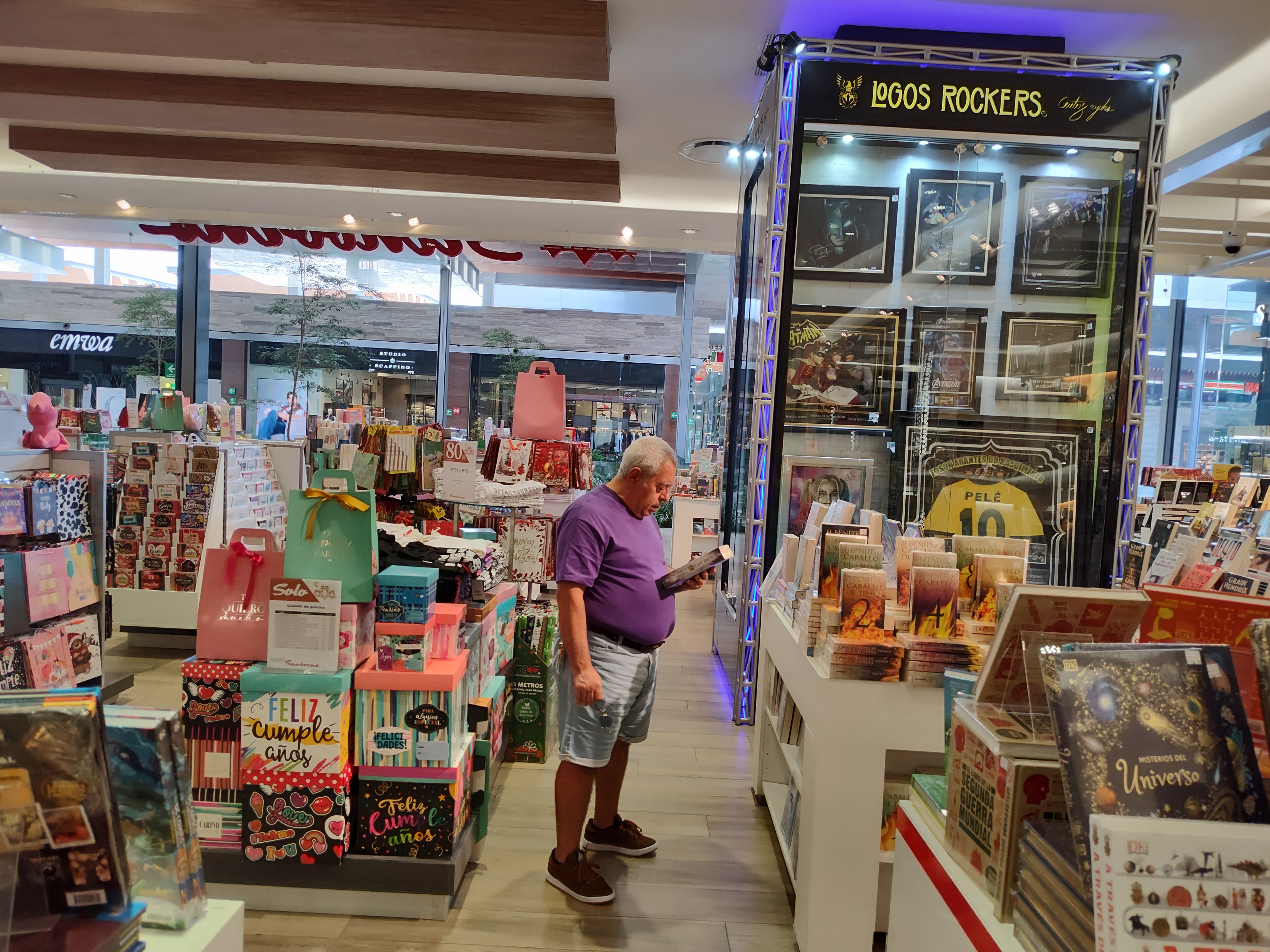 Sanborns Satelite | Restaurante, Tienda y Farmacia image 8