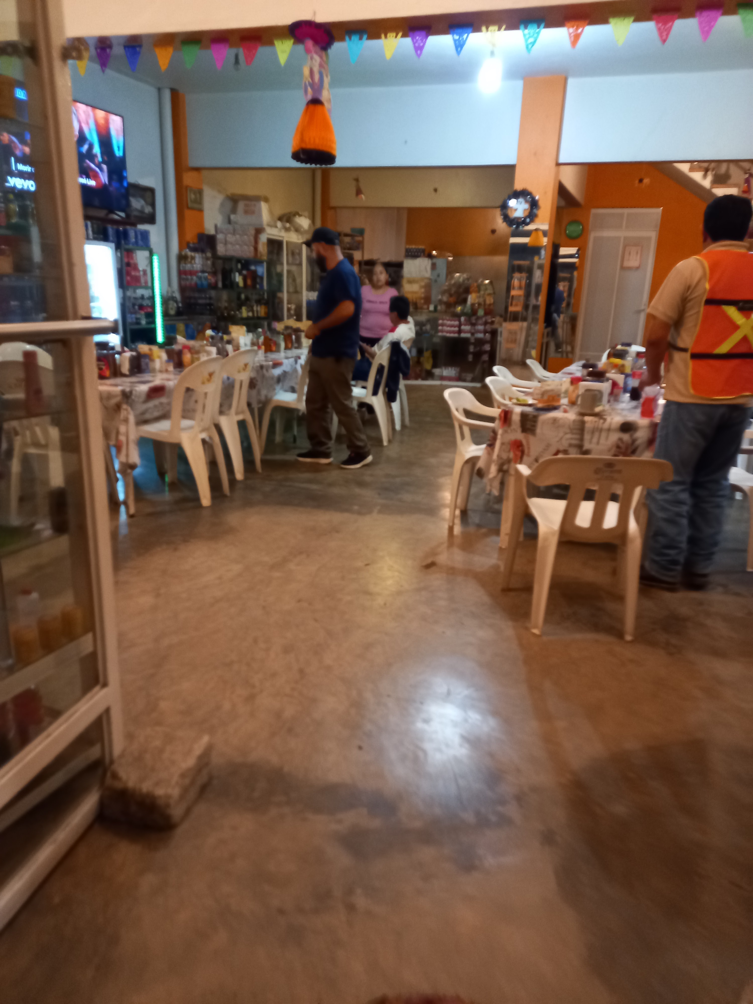 Comedor la madriguera de los jabalies image 2