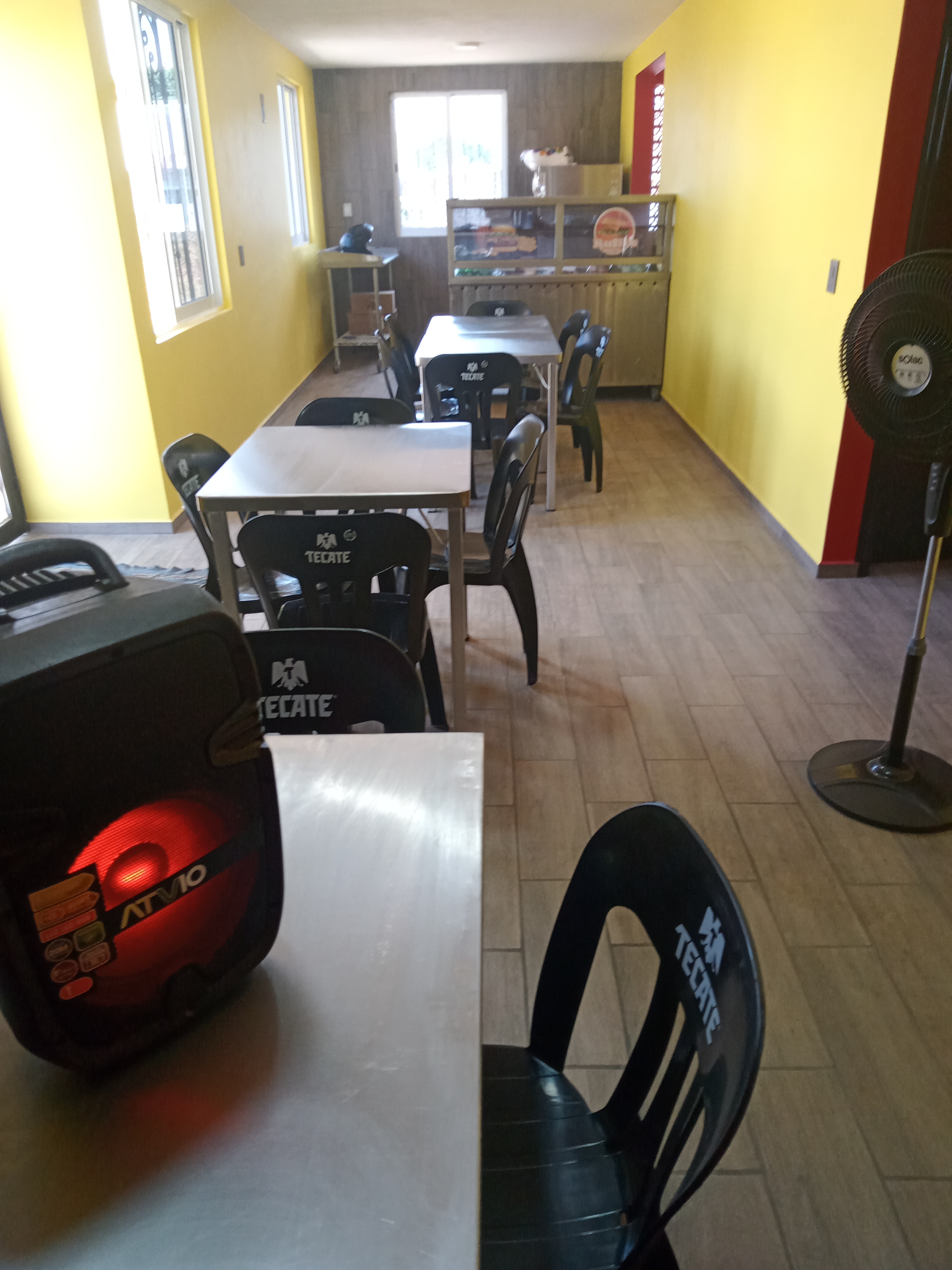 2.0 Ruffis Burger image 3