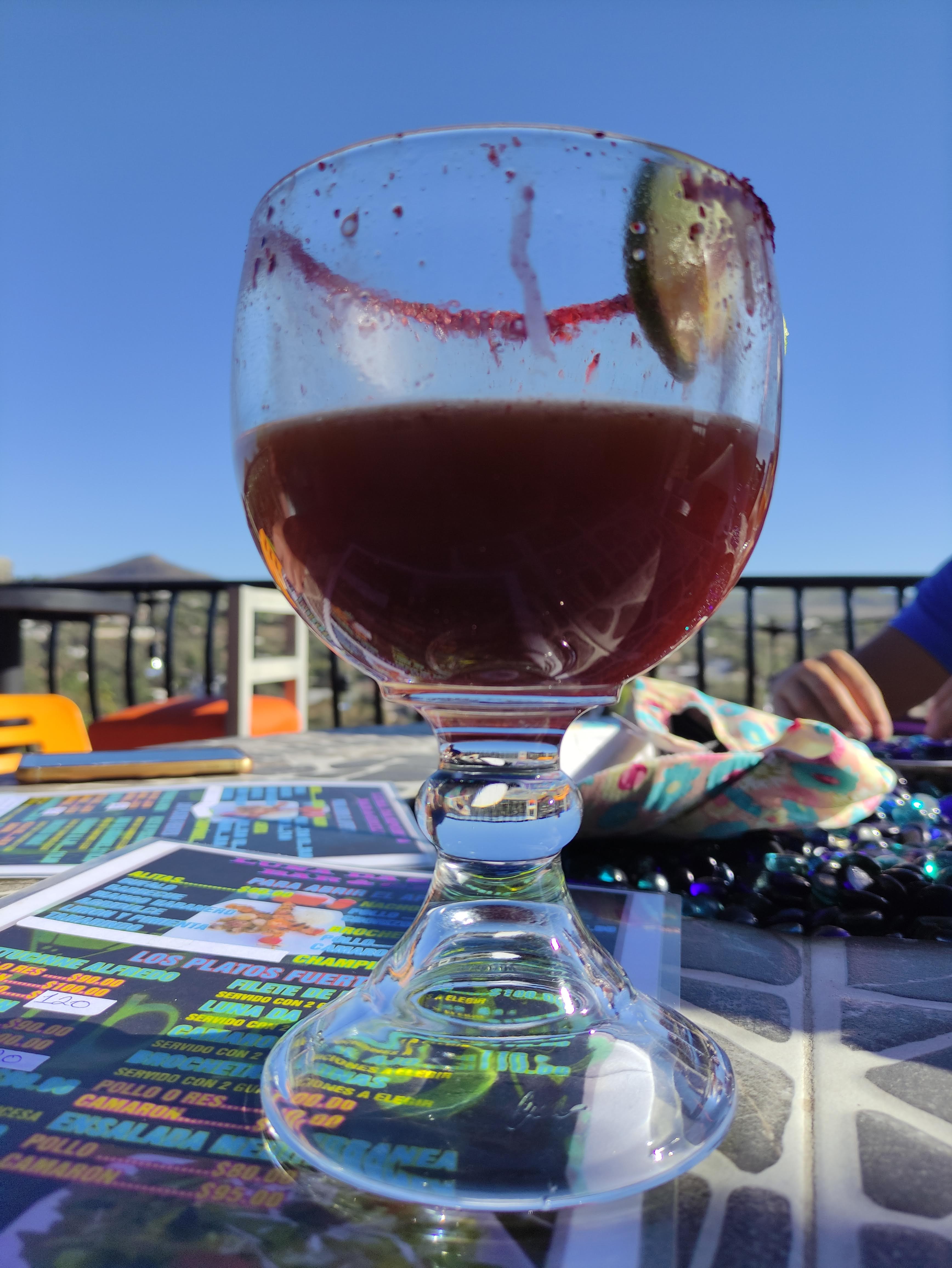 LUNA da sports bar & grill image 2