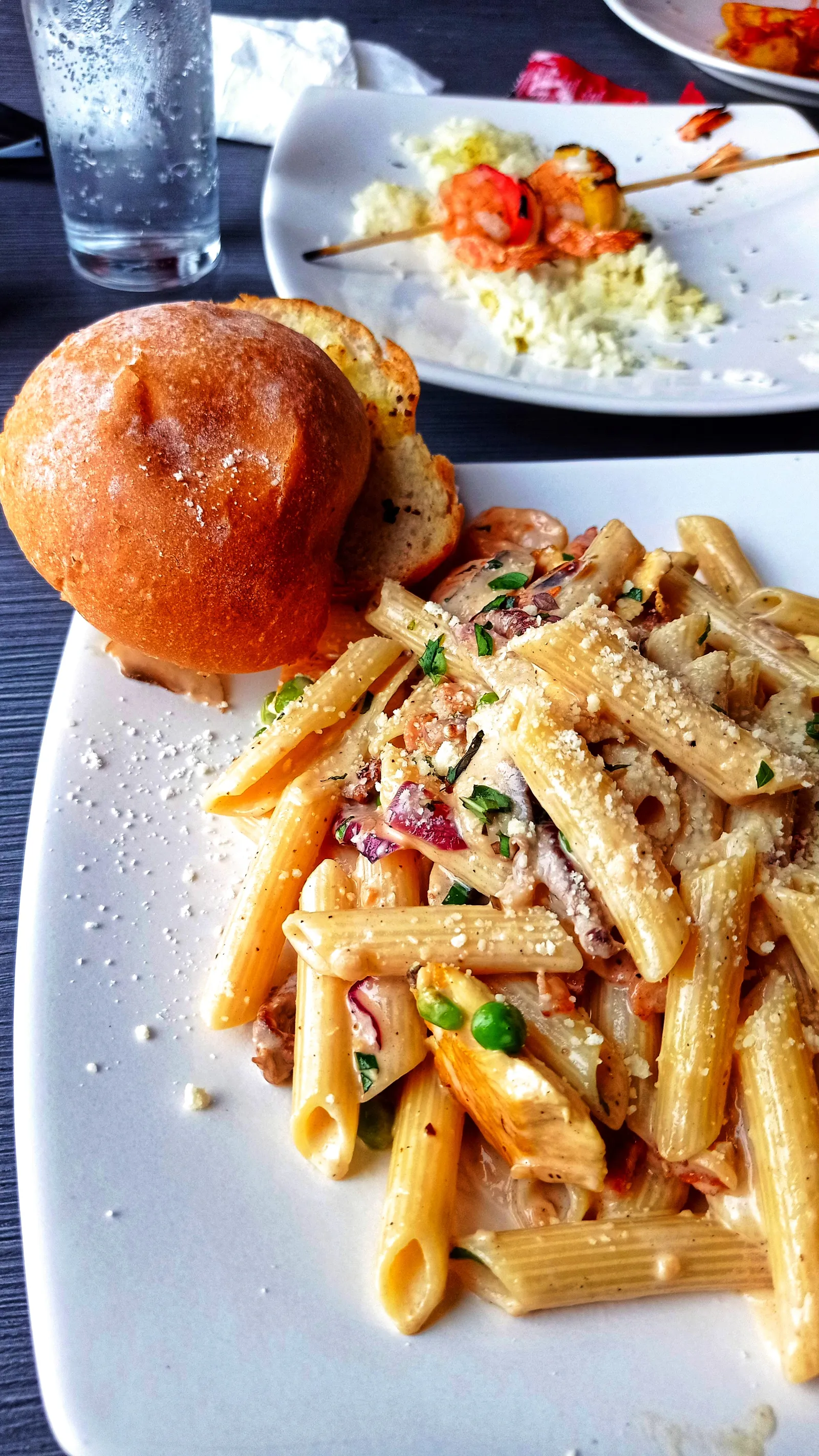 LUNA da sports bar & grill image 10