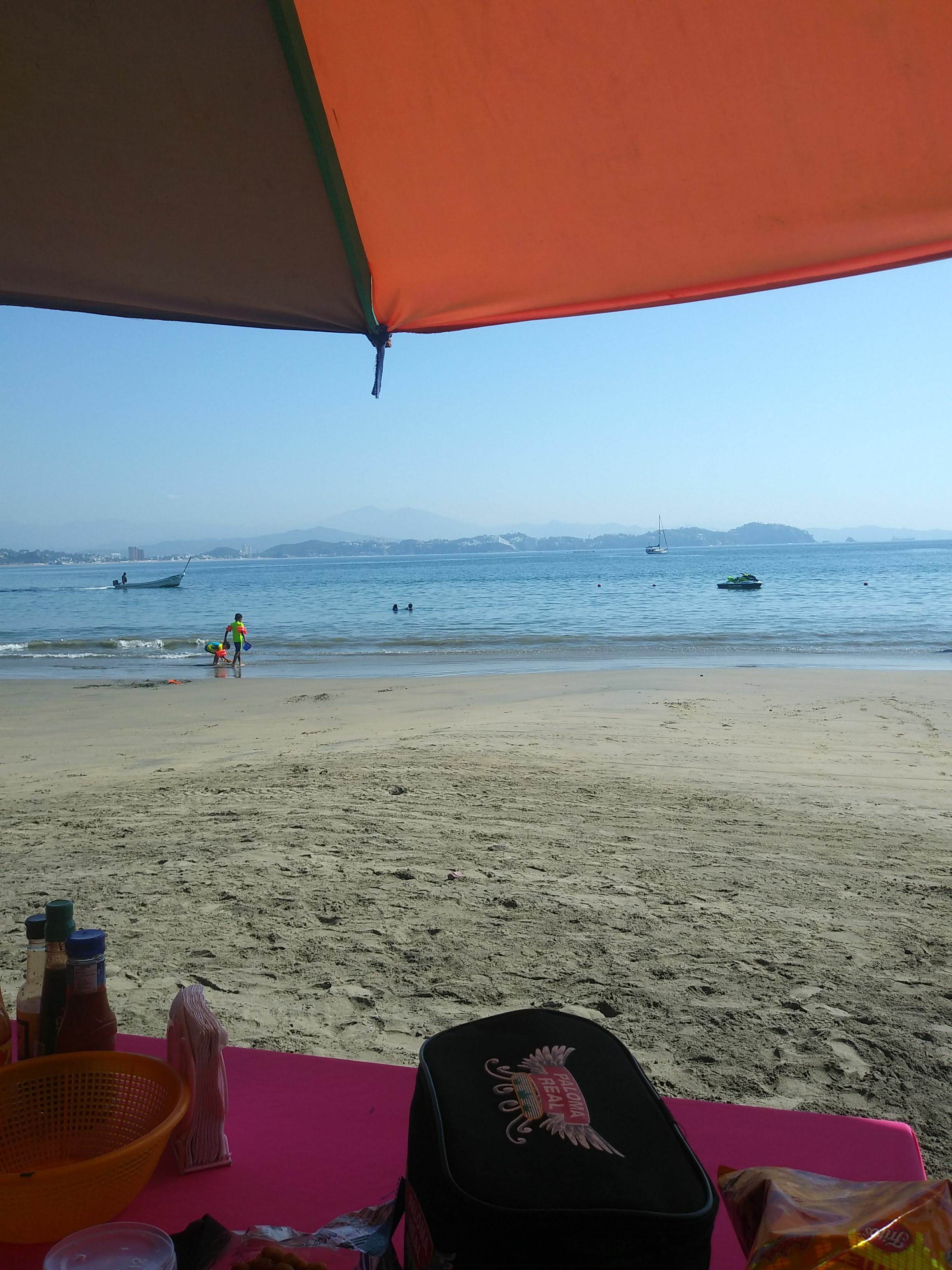 Sombrillas Lucita image 3