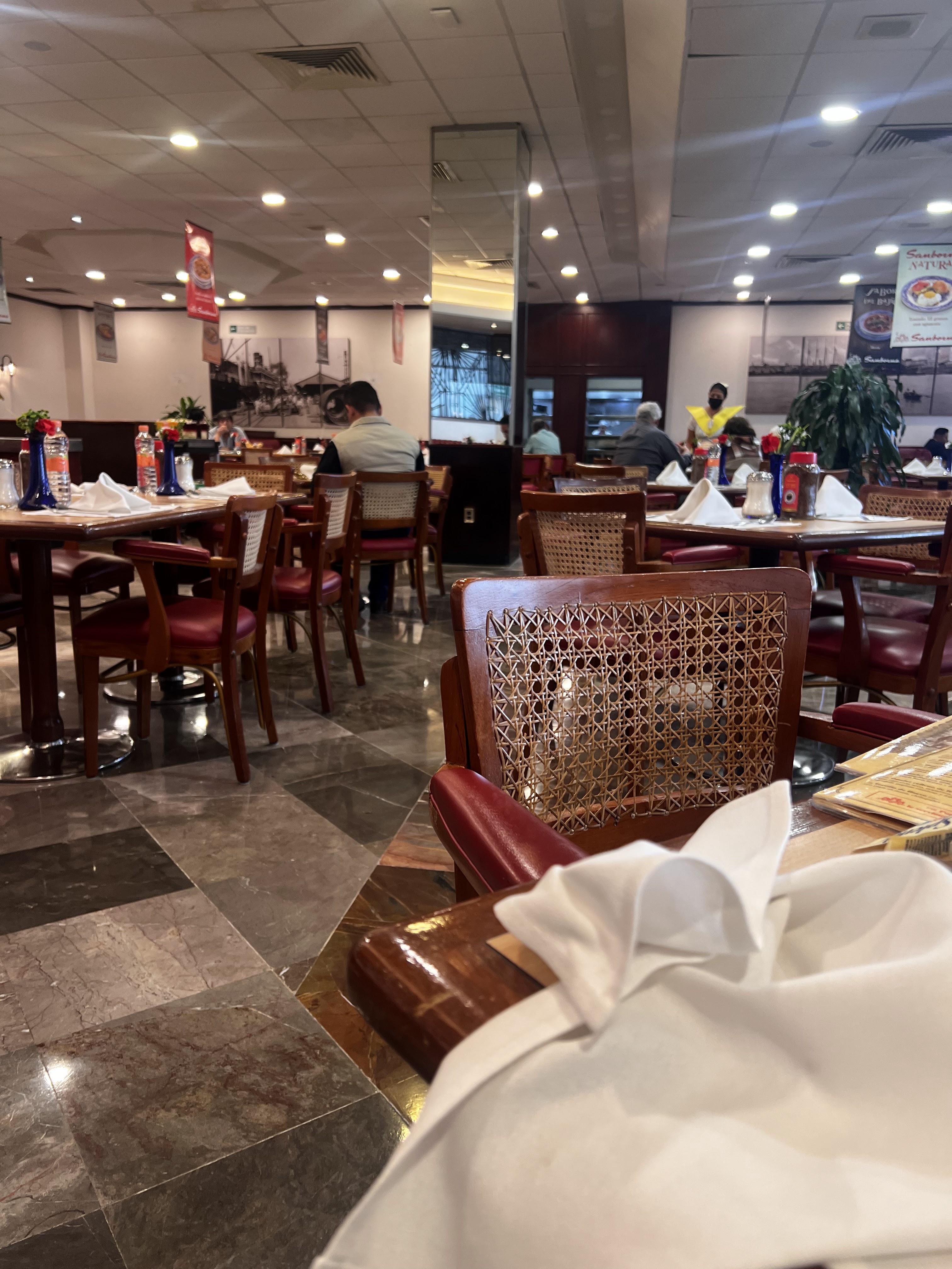 Sanborns San Luis Potosí (Tangamanga) | Restaurante, Tienda y Farmacia image 4