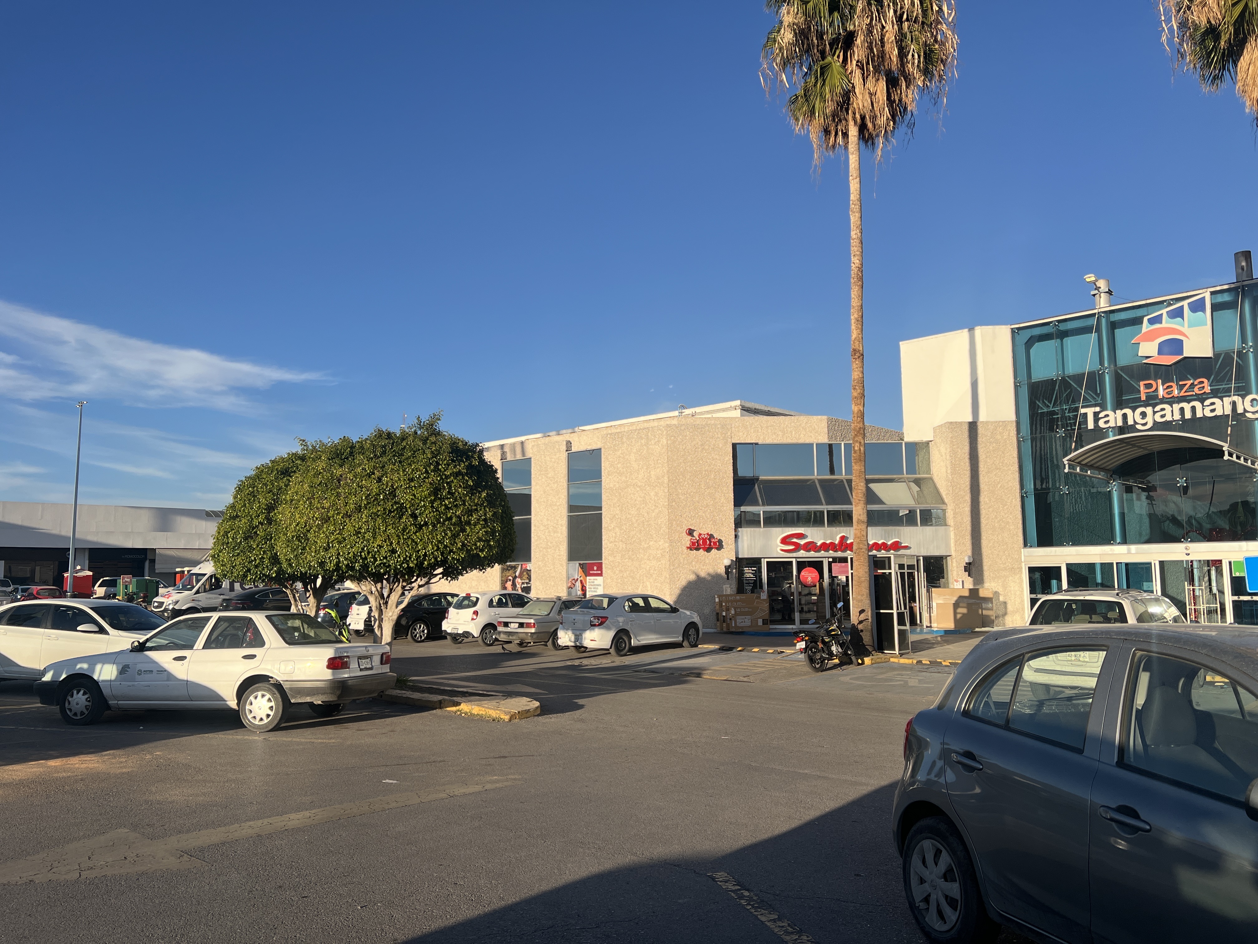 Sanborns San Luis Potosí (Tangamanga) | Restaurante, Tienda y Farmacia image 5