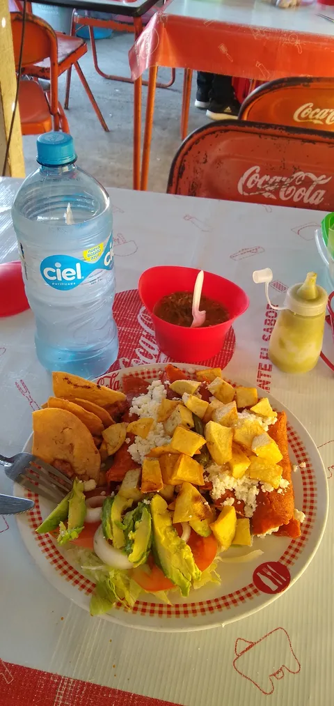 Comidas y Gorditas Doña Lolis image 4