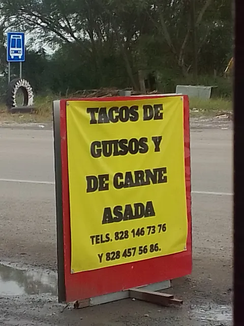 El Chapulín tacos de carne asada y guisos image 2