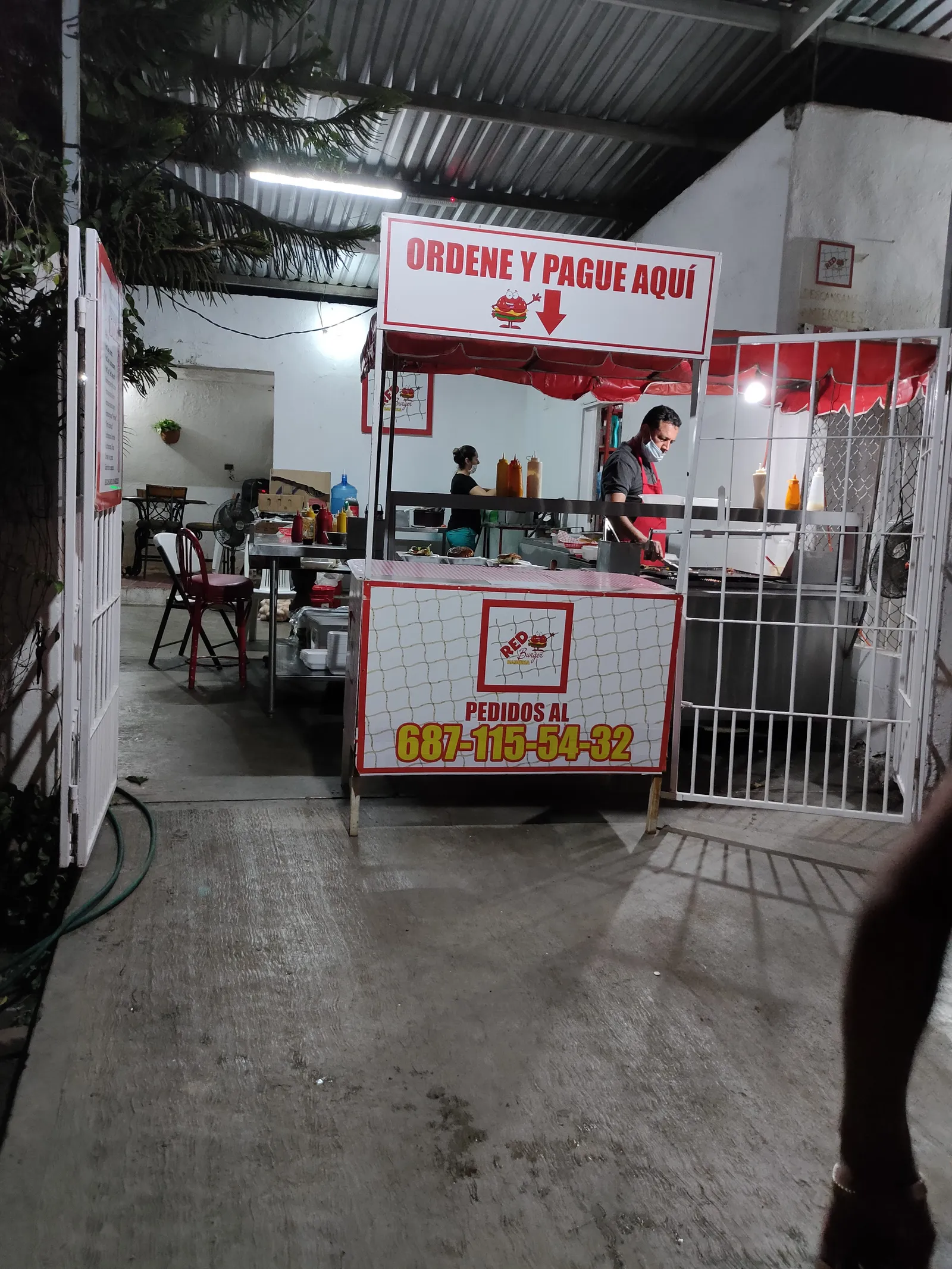 RED BURGER image 10