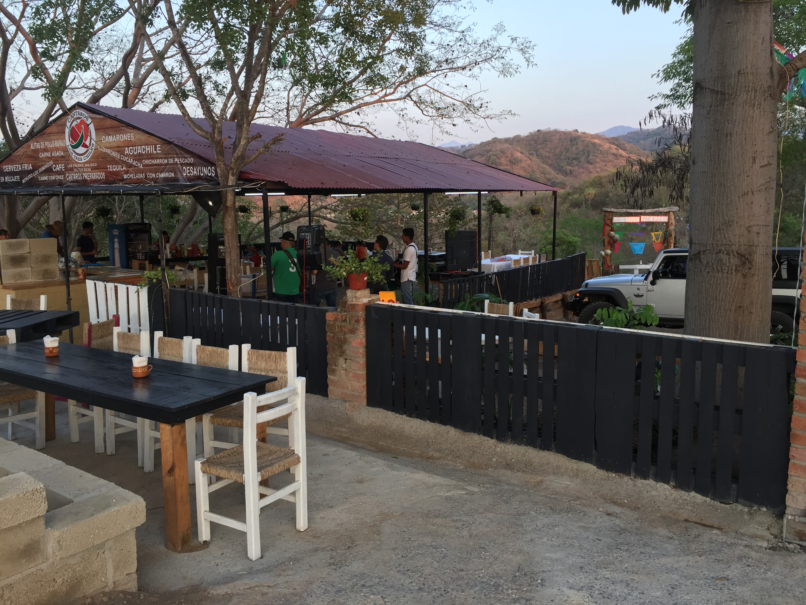 Restaurant Los Tres Chiles image 1