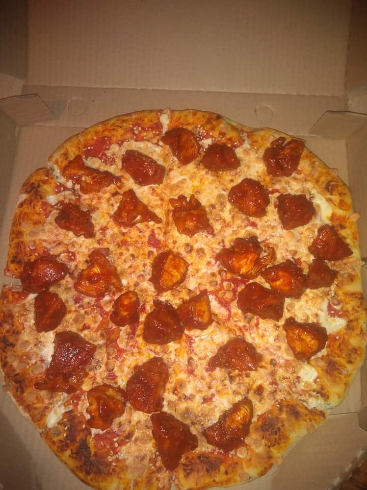 Pizza y boneles image 1