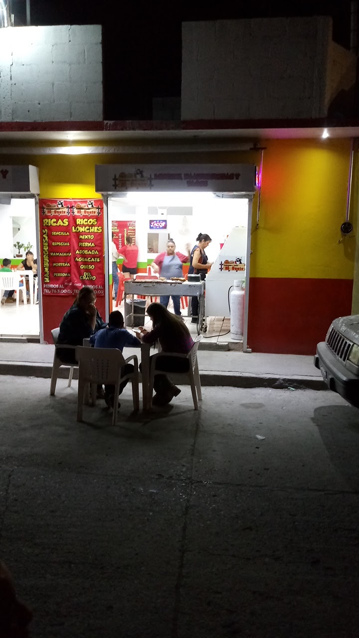 Hamburguesas & Lonches El Cuate image 2