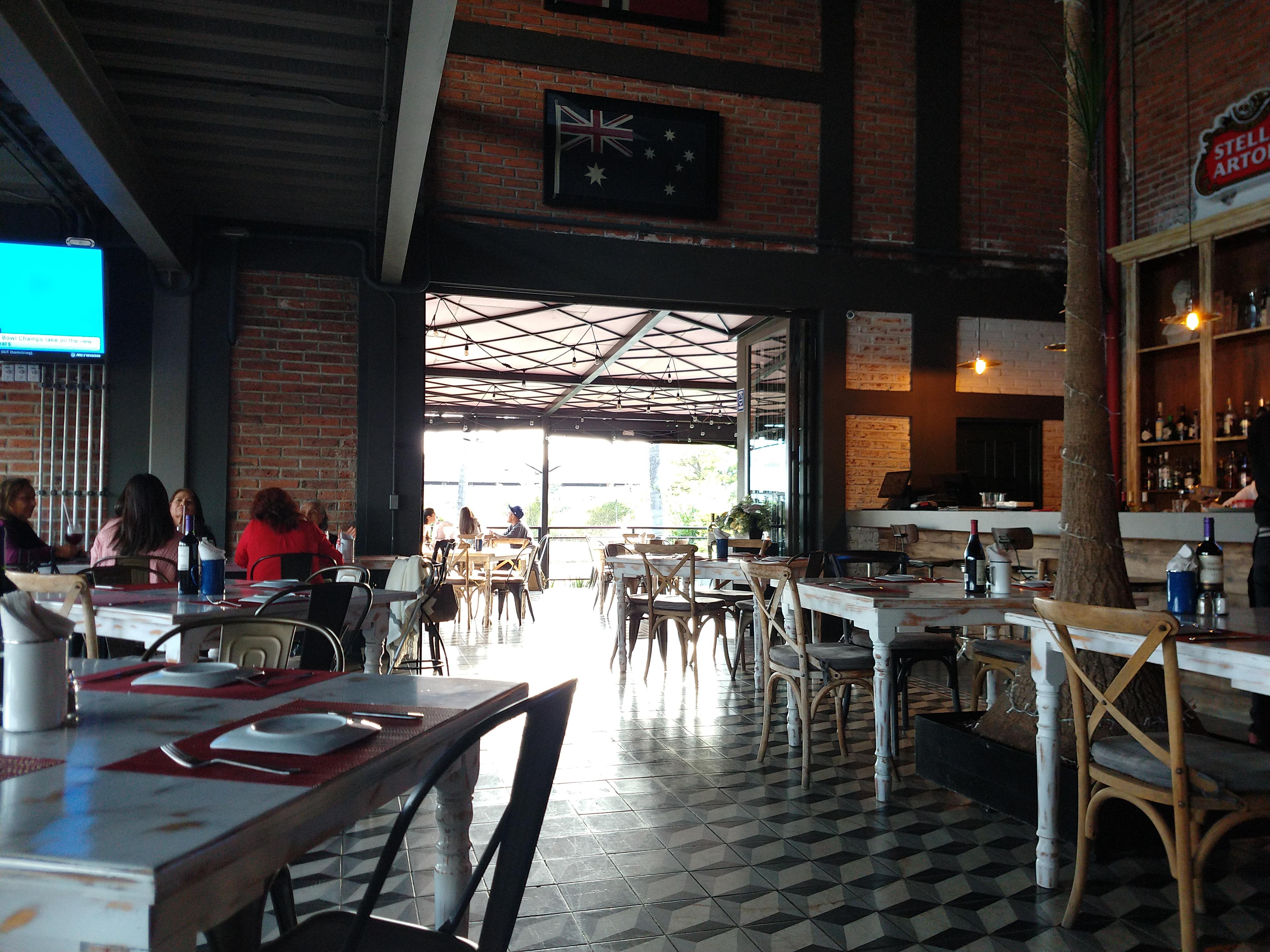 Olivo Negro Bistro image 6