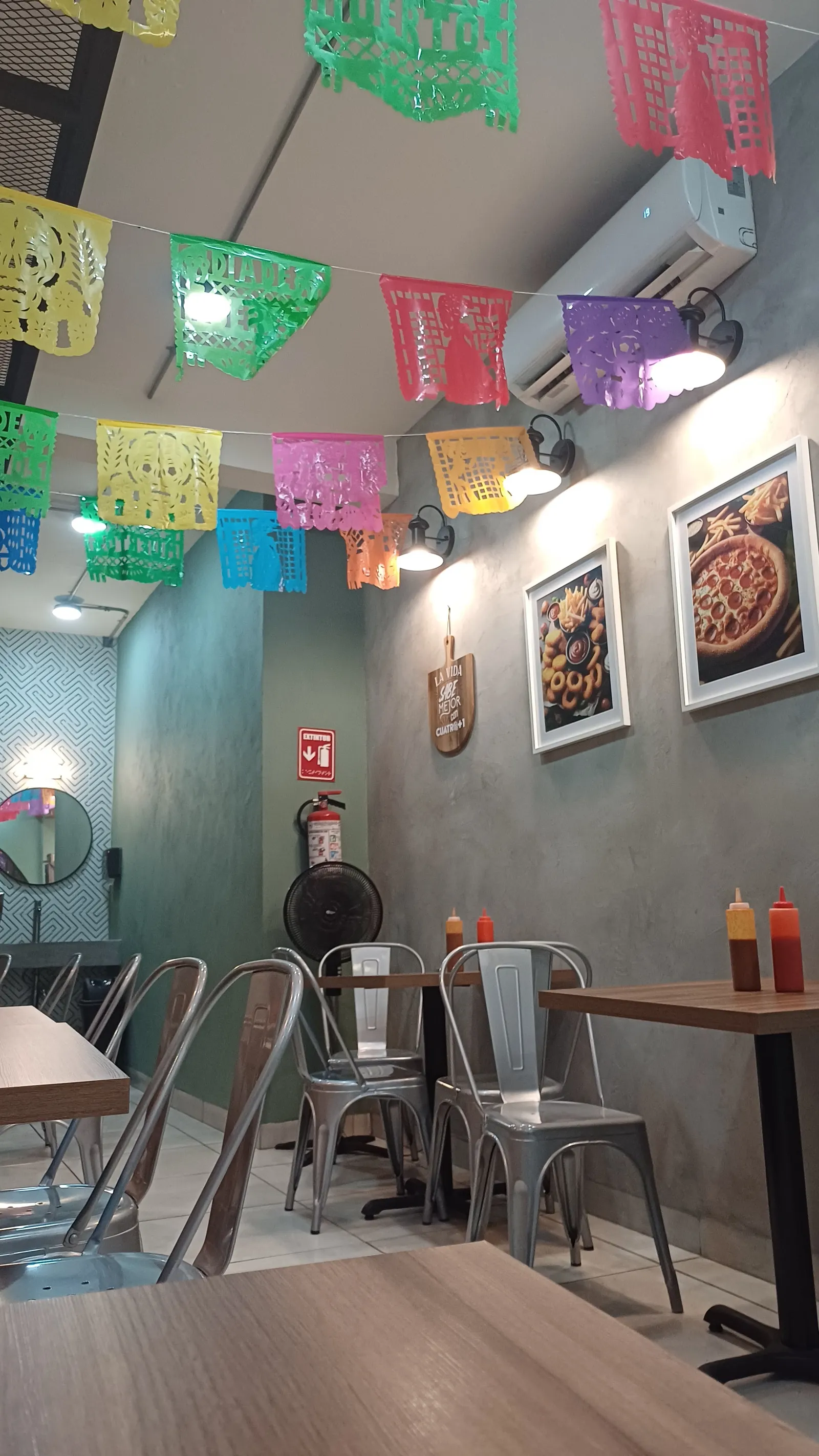 Pizza Cuatro +1 image 6