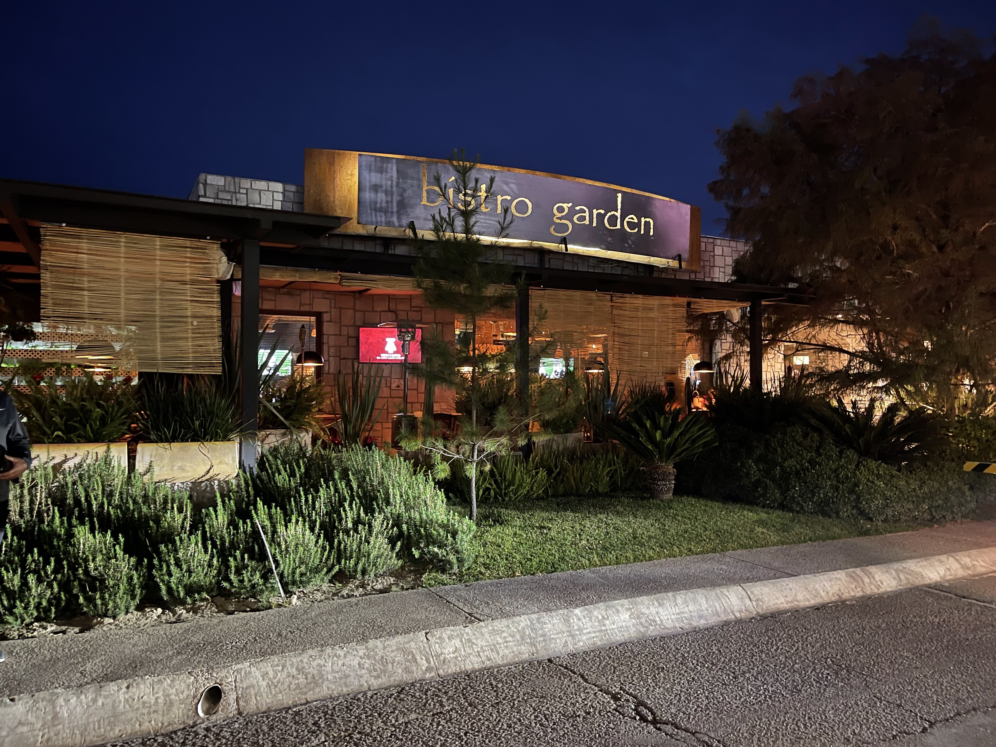 Bistro Garden image 1