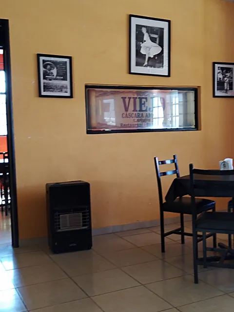 Restaurant viejo cáscara amarga image 5
