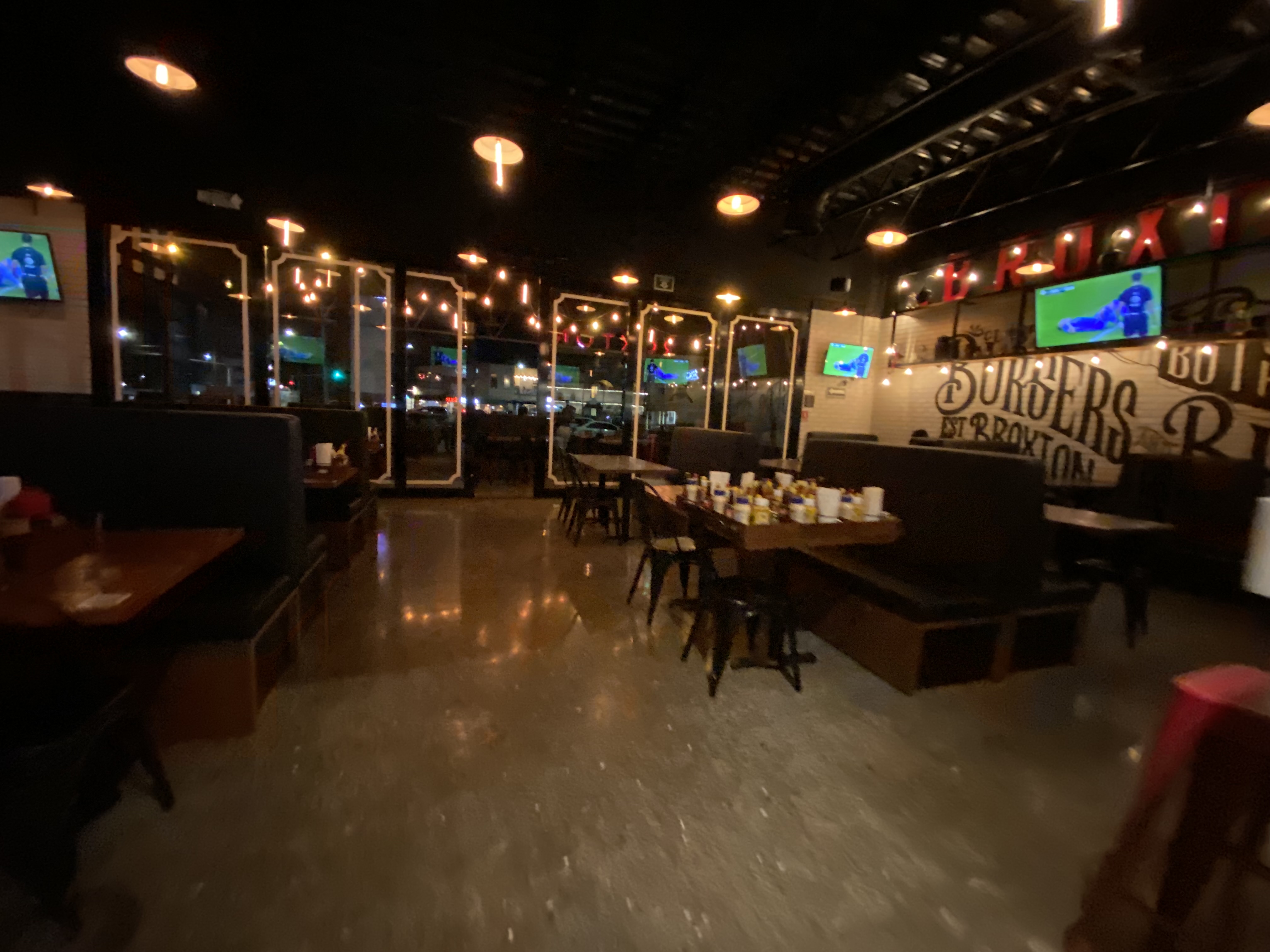 Broxton Burgers & Beers image 4