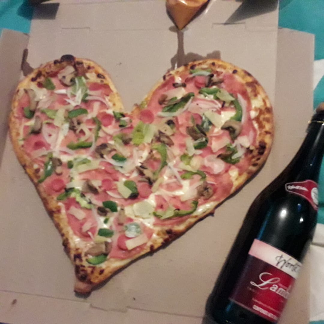 Santiago's pizza image 8