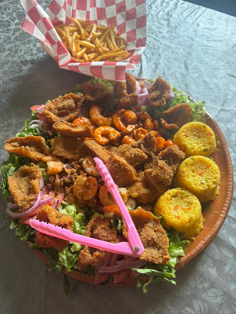 Flamingos coctelería y snack’s image 6