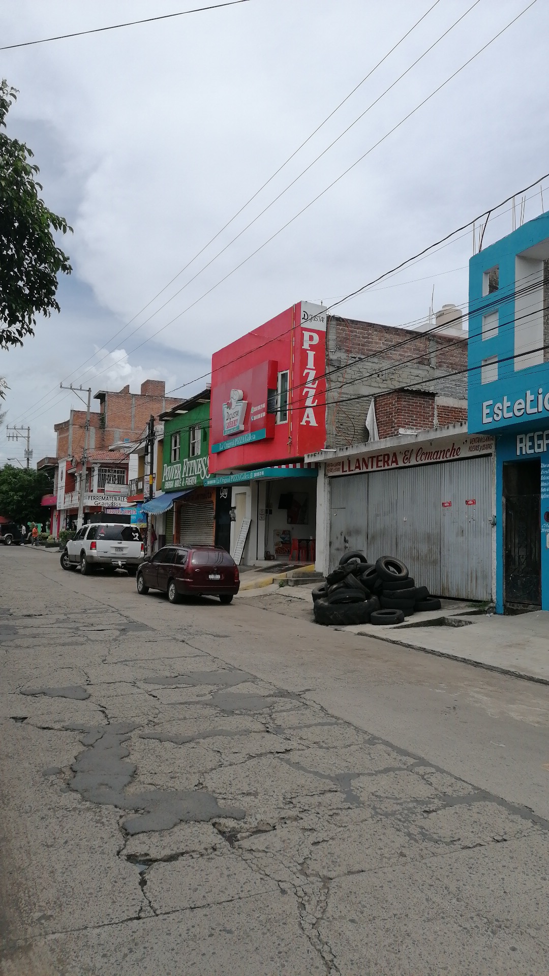 D’Gusta Pizza image 8