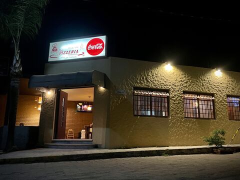 La Pizzeria Tecolotlán sucursal plaza de toros image 1