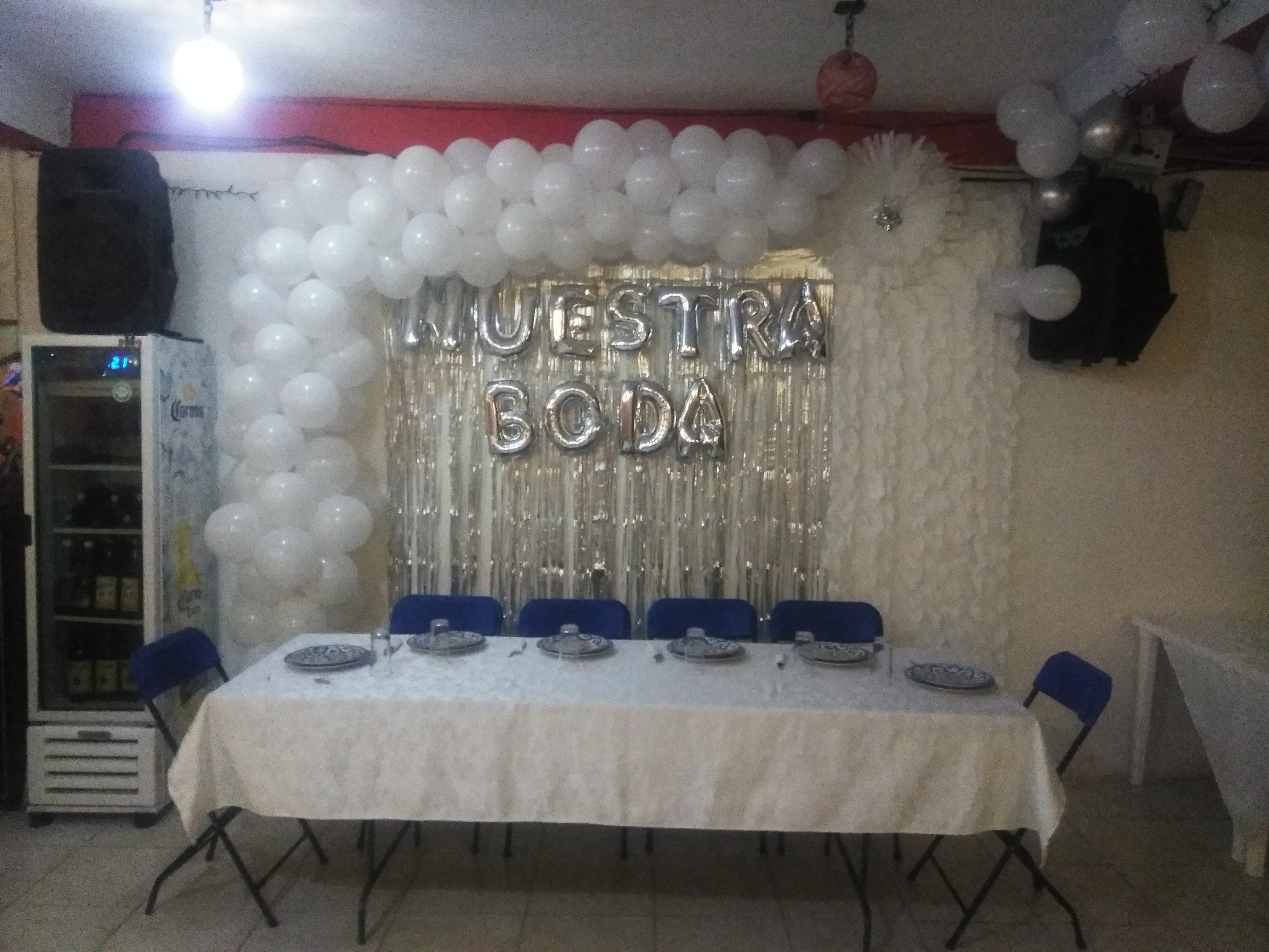 Black and White Restaurant image 10