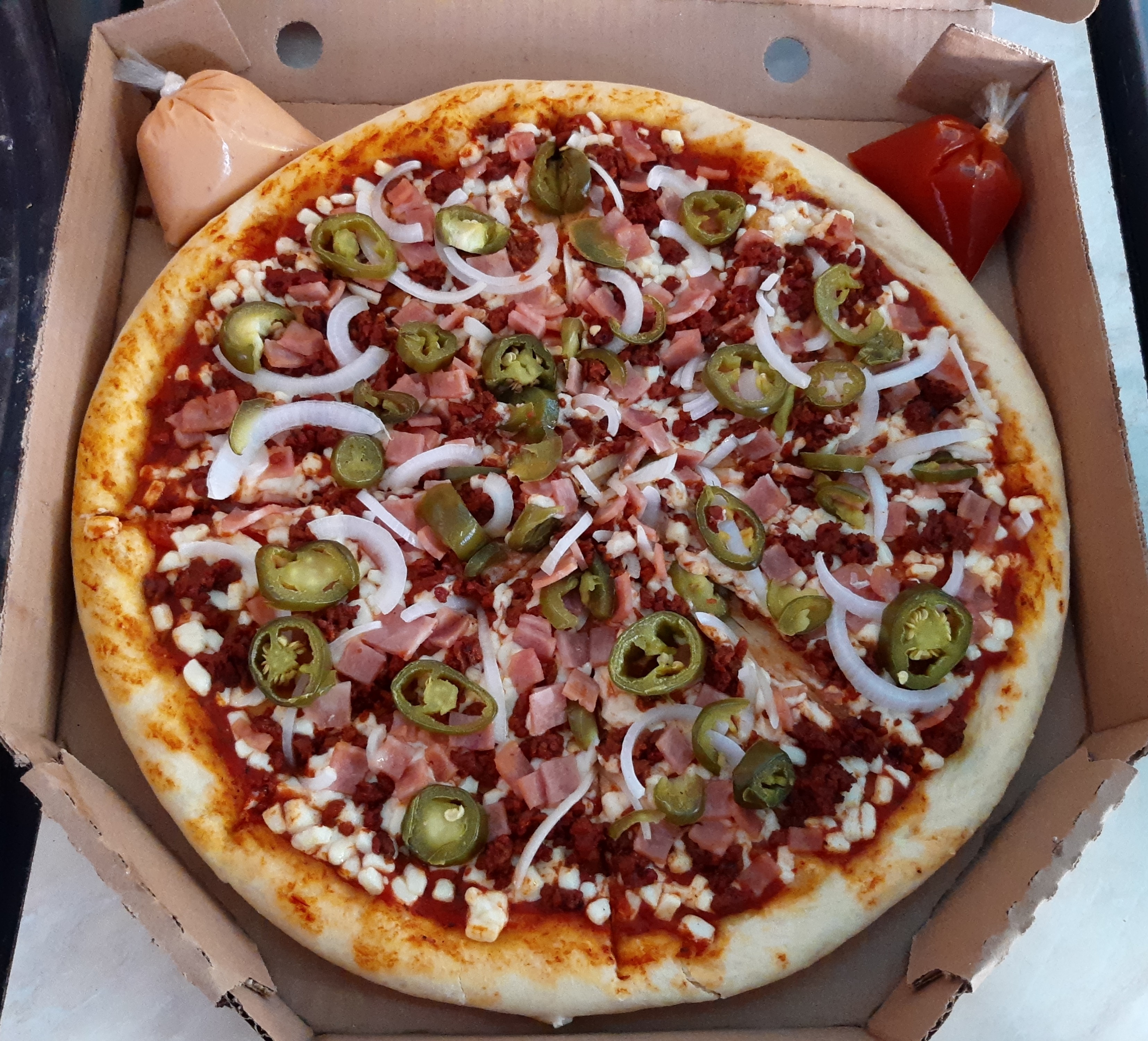 Lugo's Pizza image 4