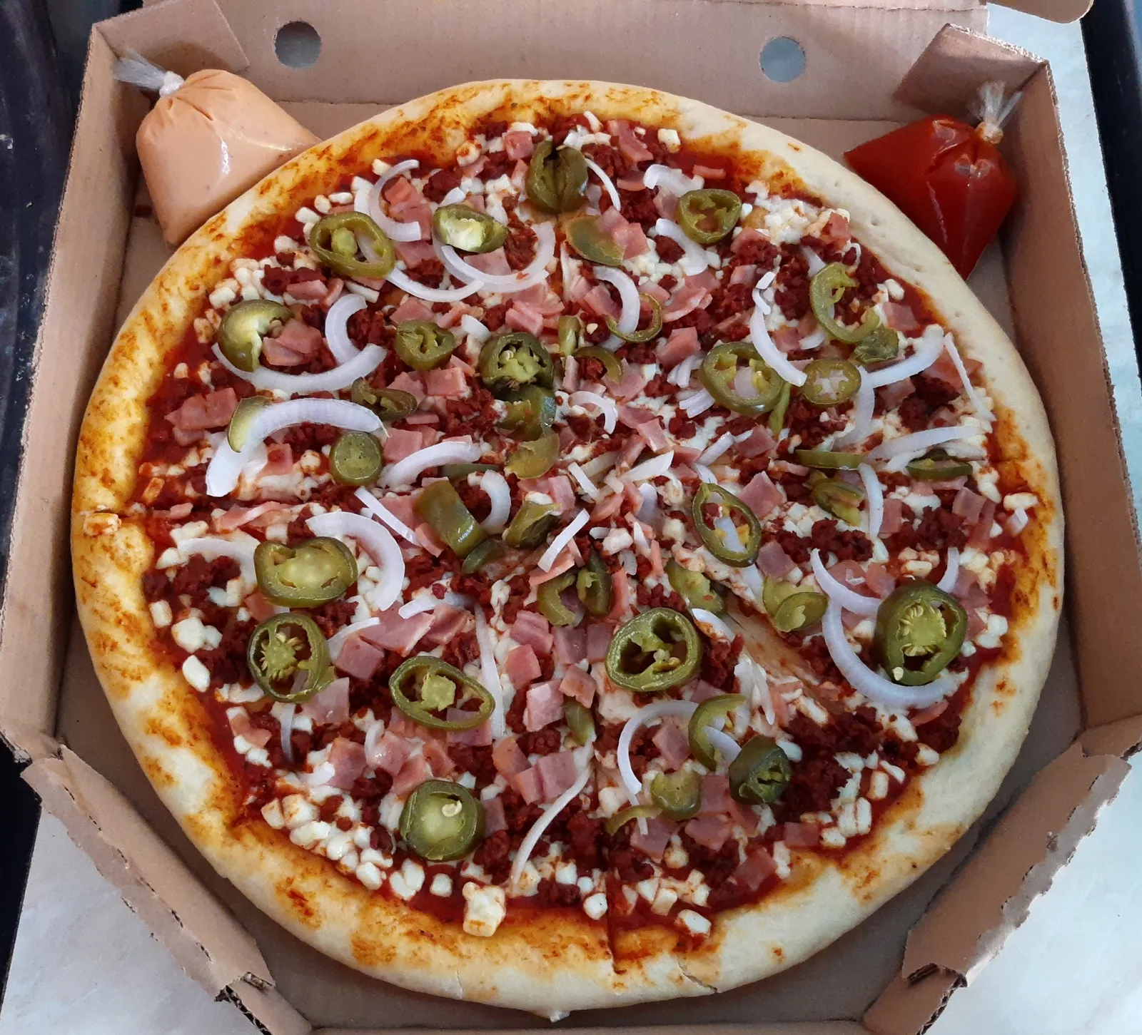 Lugo's Pizza image 4