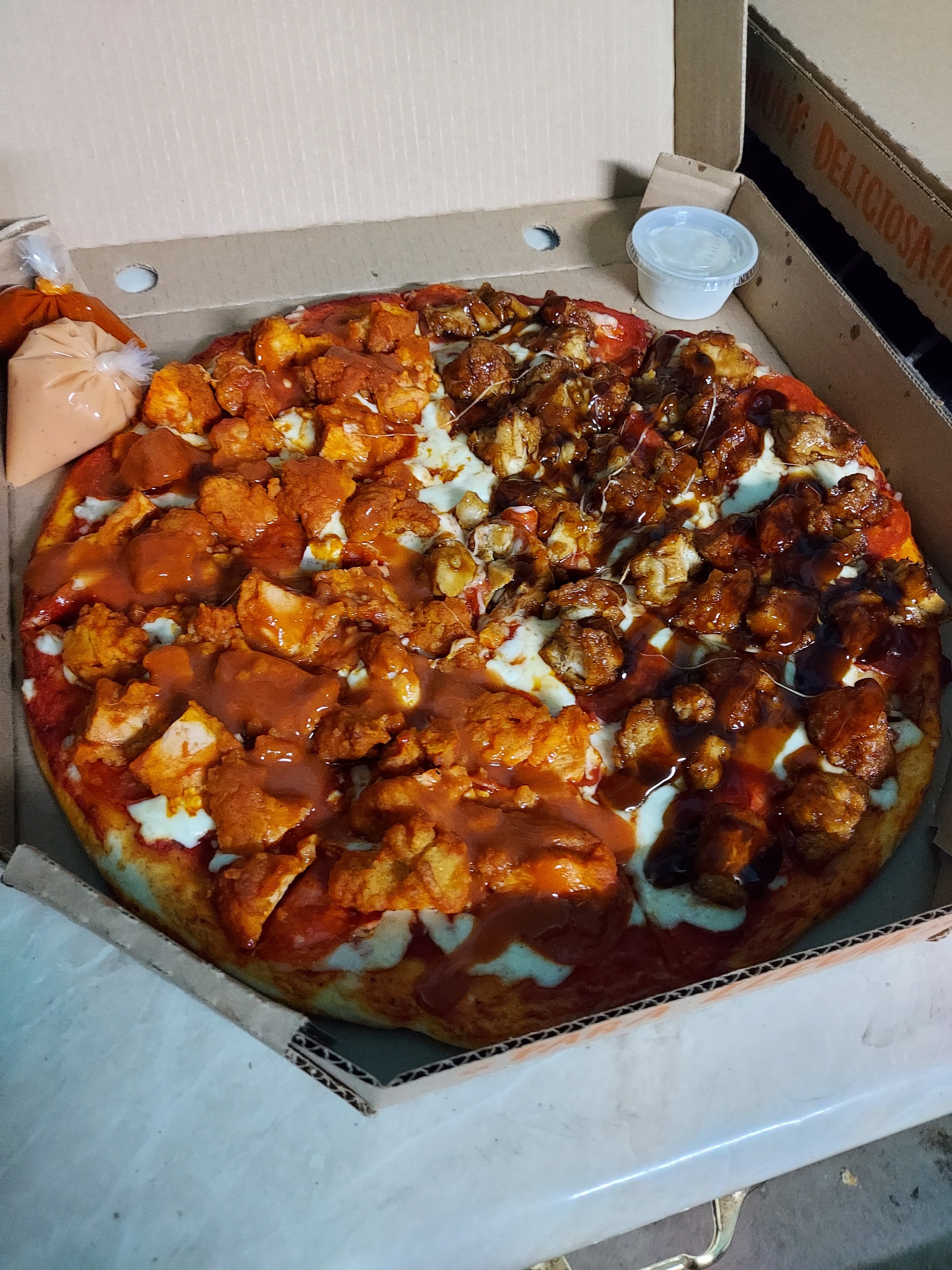 Lugo's Pizza image 5