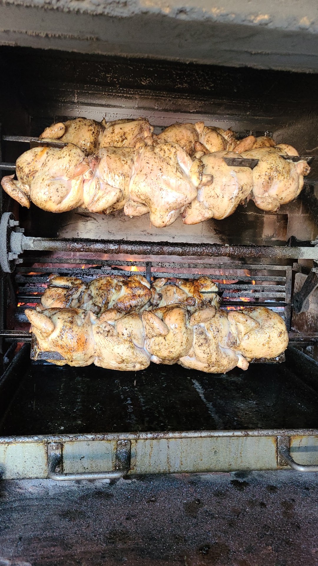 La Reyna Rosticeria image 3