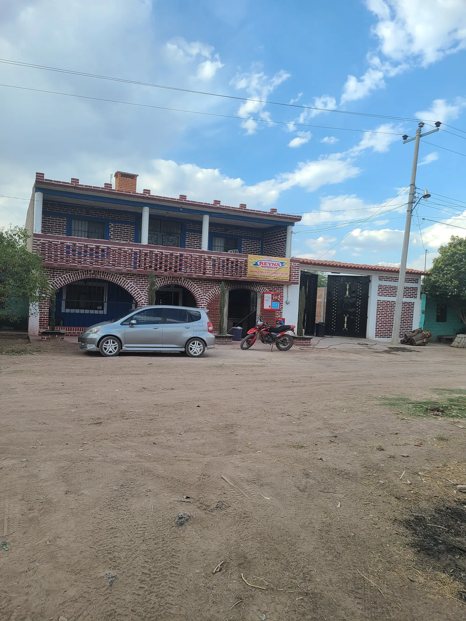 La Reyna Rosticeria image 5