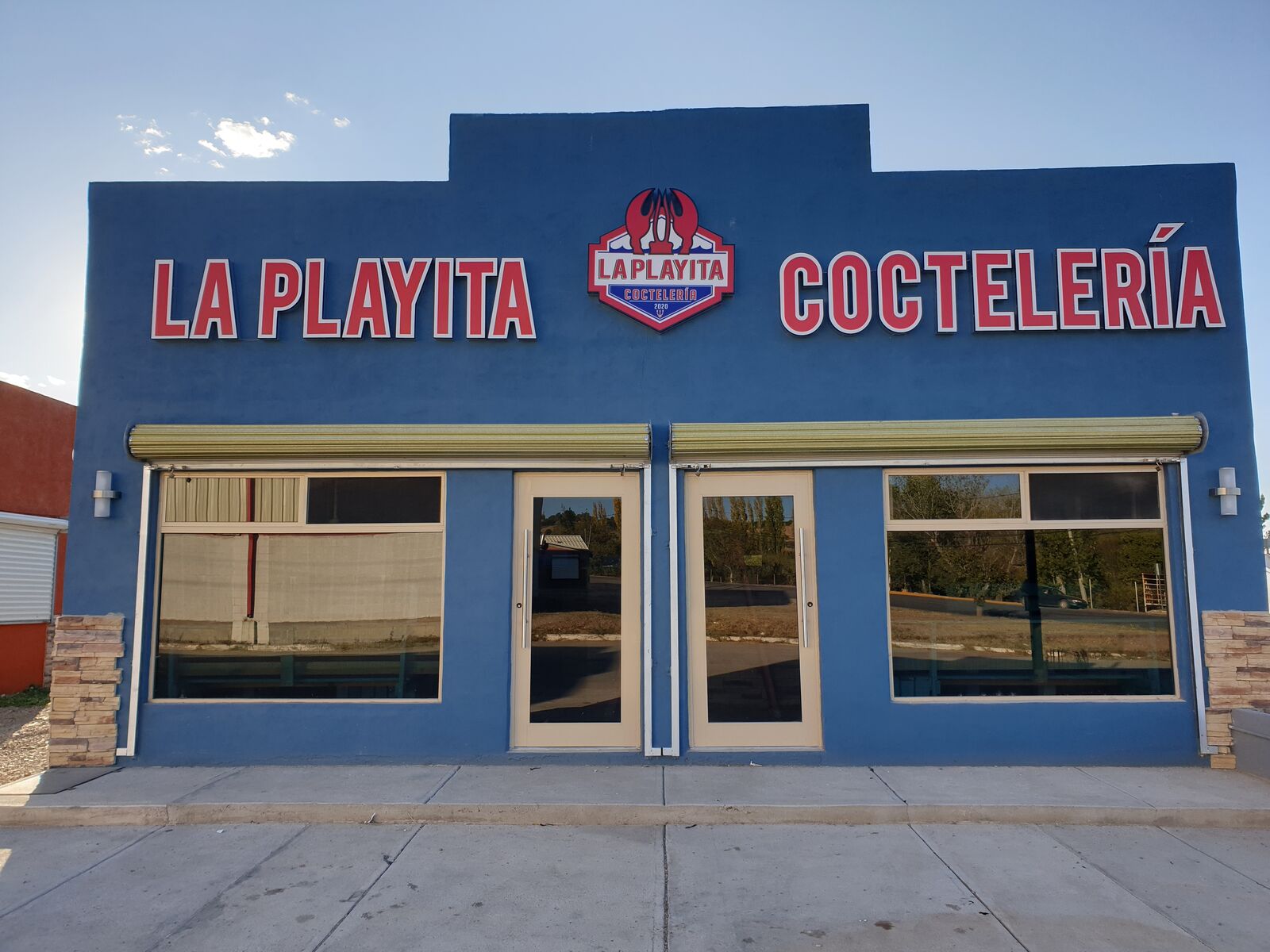 La Playita Cocteleria image 8