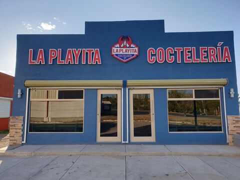 La Playita Cocteleria image 8