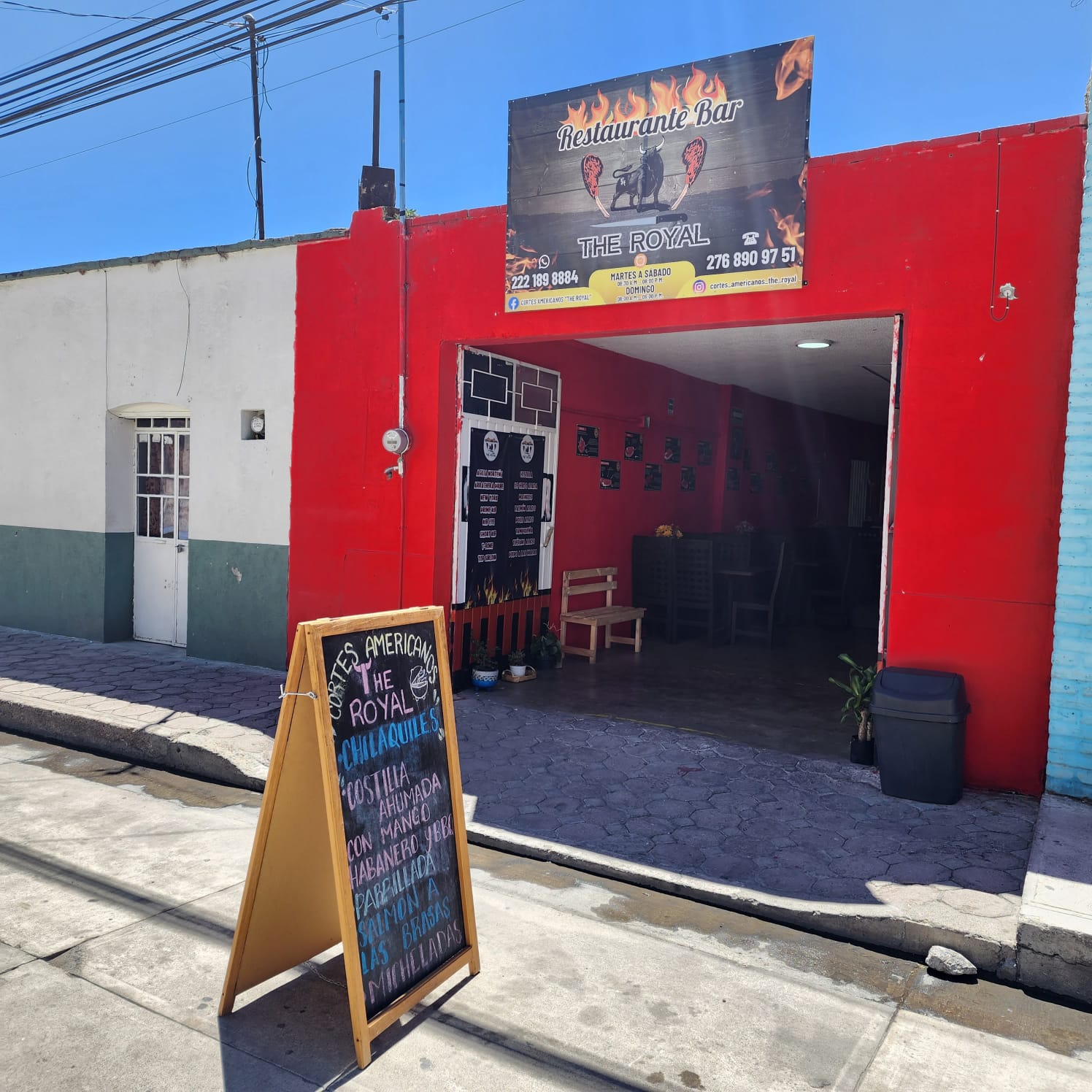 Cortes Americanos The Royal image 1