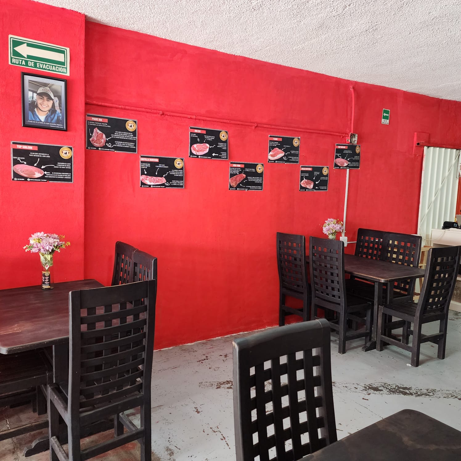 Cortes Americanos The Royal image 4