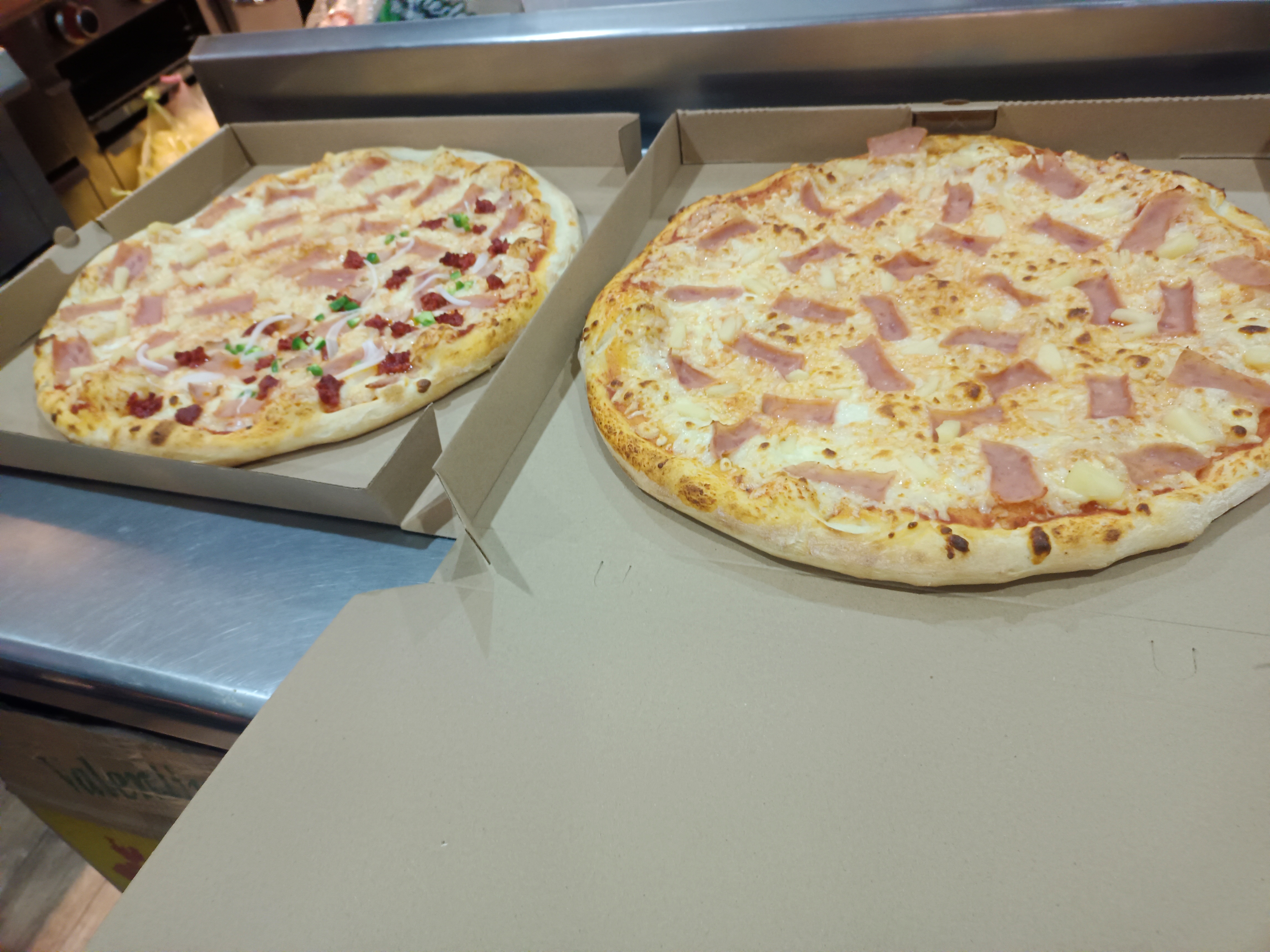 Yajuu Pizzas image 3