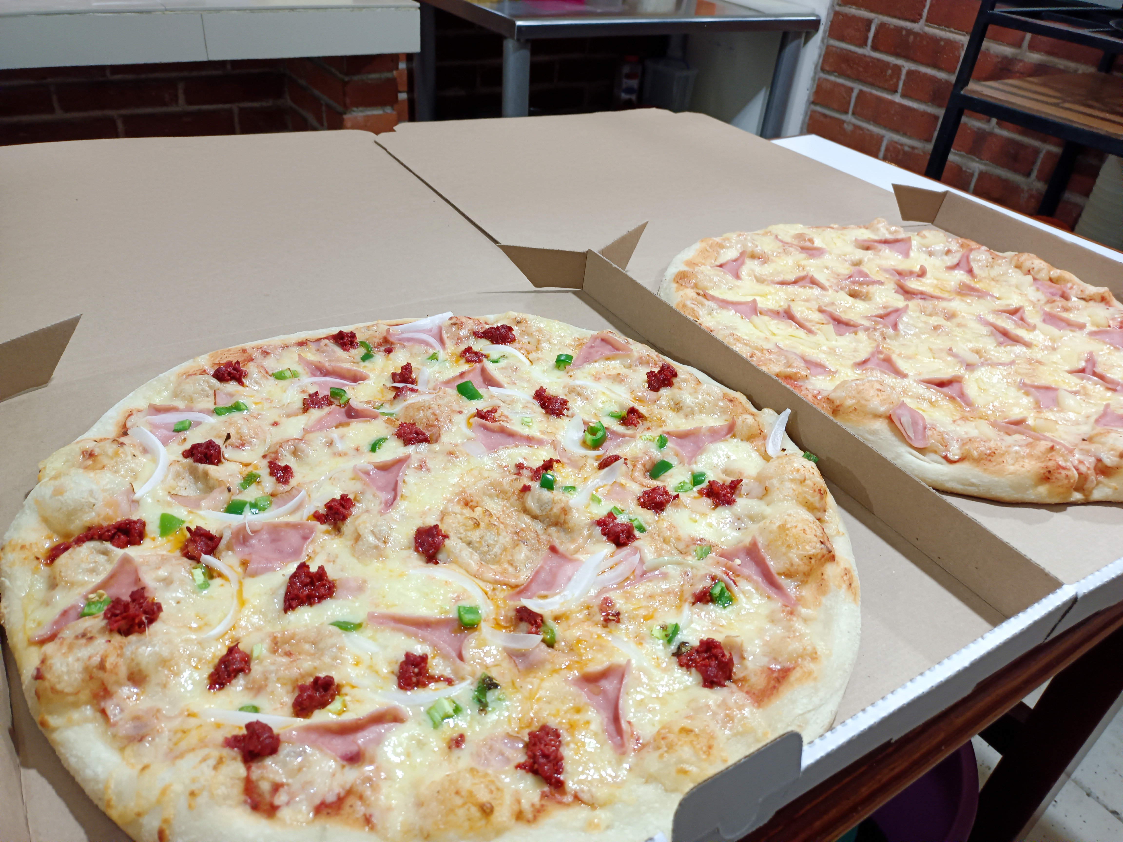 Yajuu Pizzas image 5