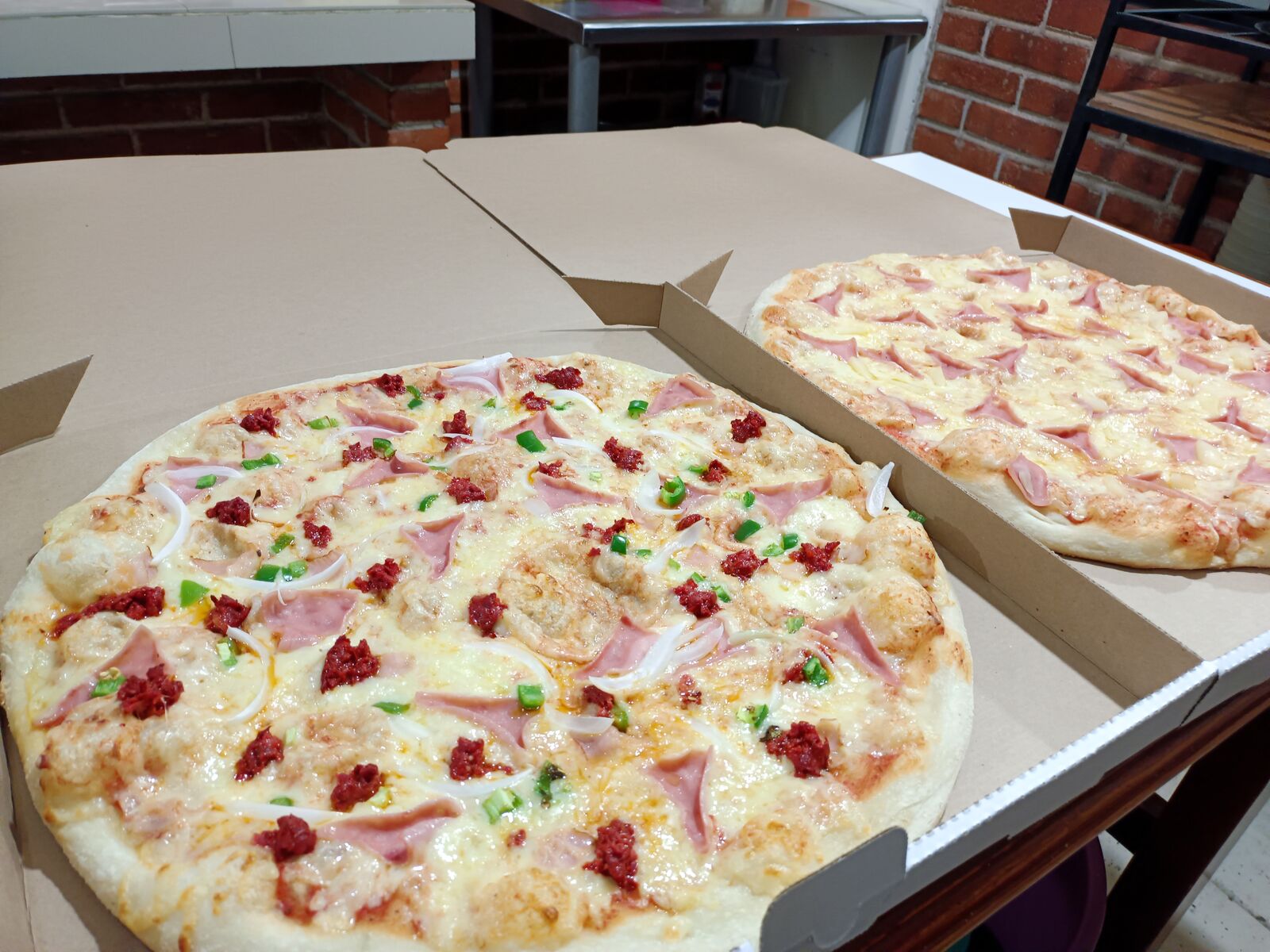Yajuu Pizzas image 5