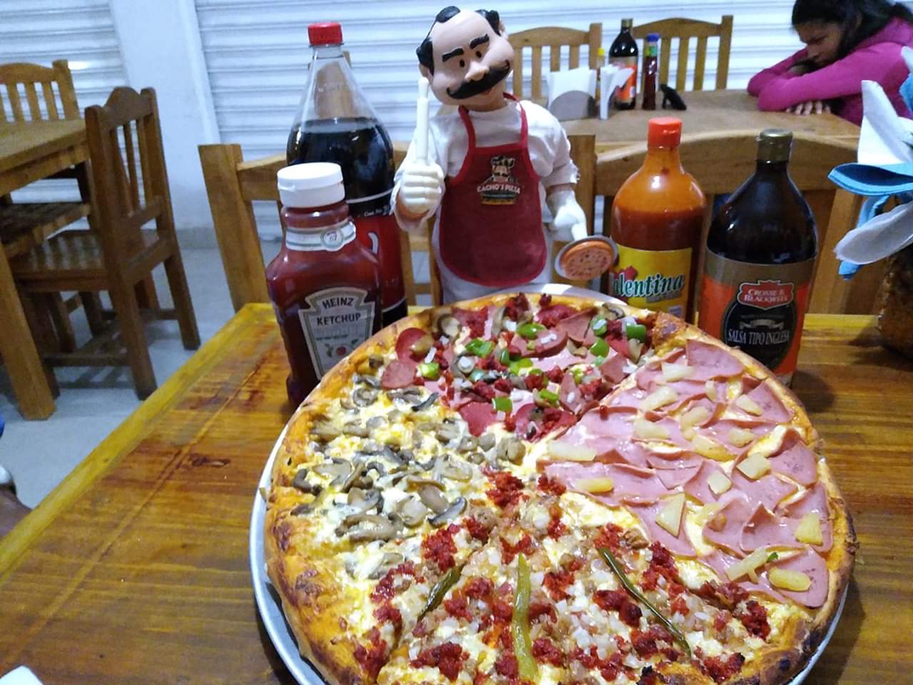 Cacho's Pizza image 2