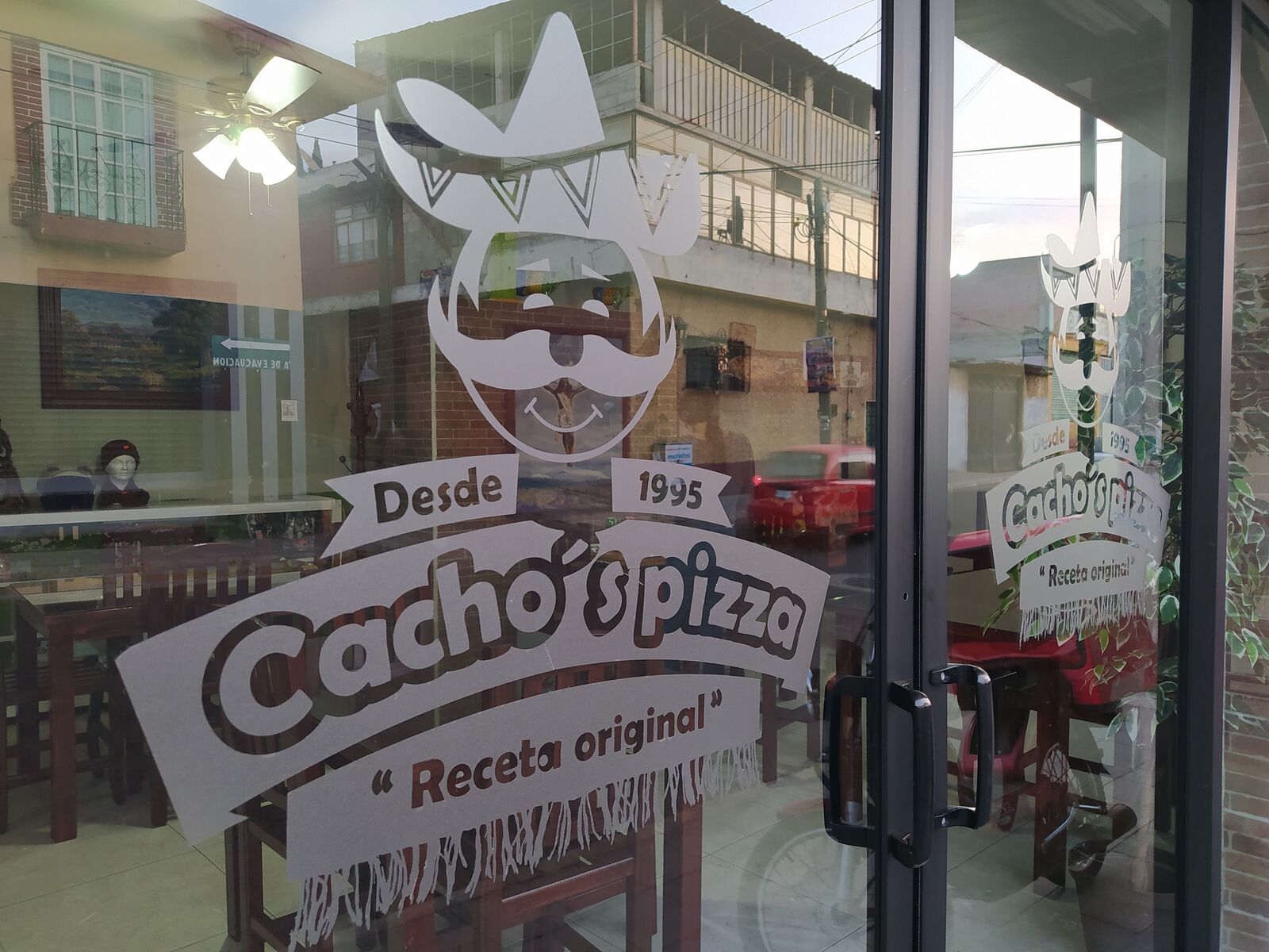Cacho's Pizza image 6