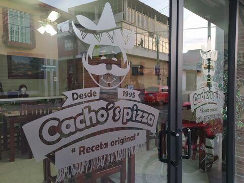 Cacho's Pizza image 6