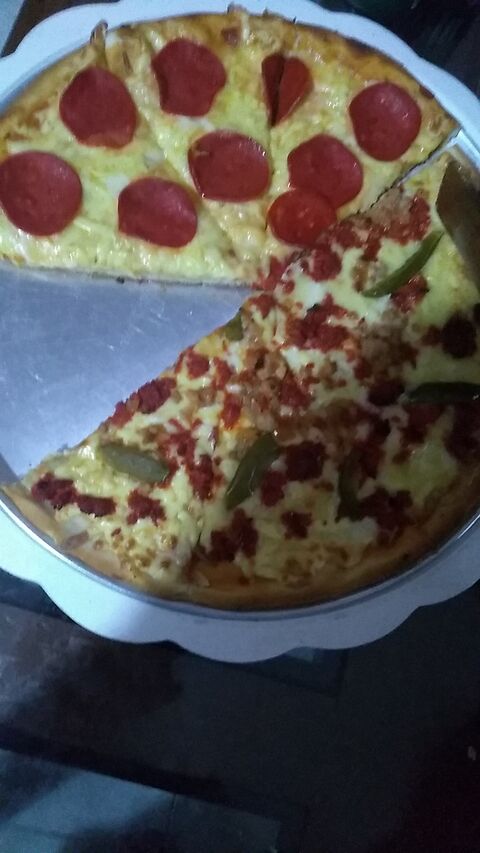 Cacho's Pizza image 7