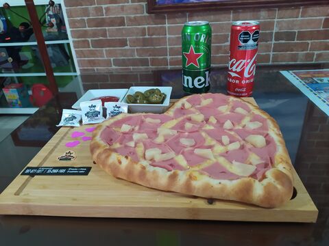 Cacho's Pizza image 8