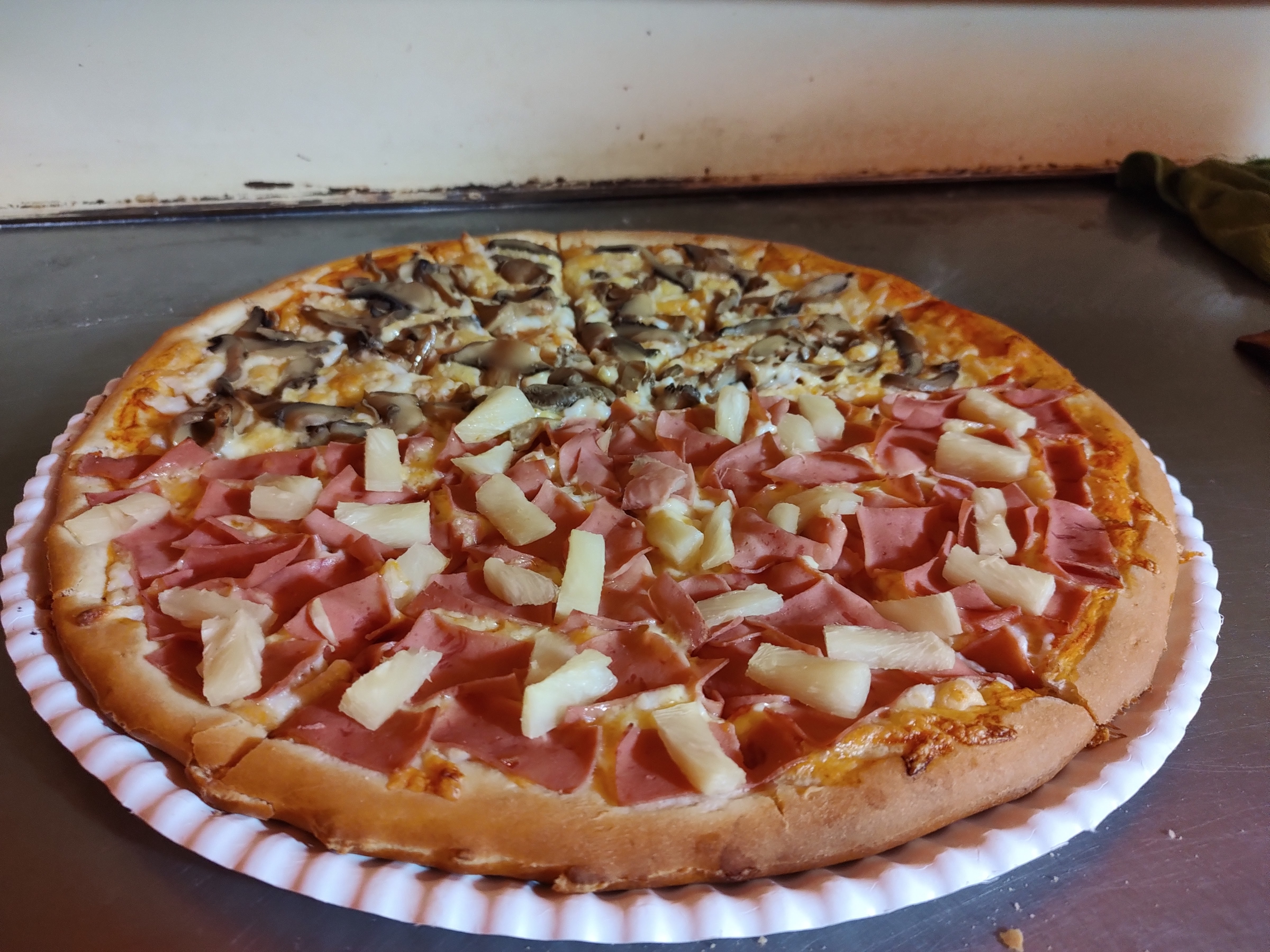 Golden Pizza image 2