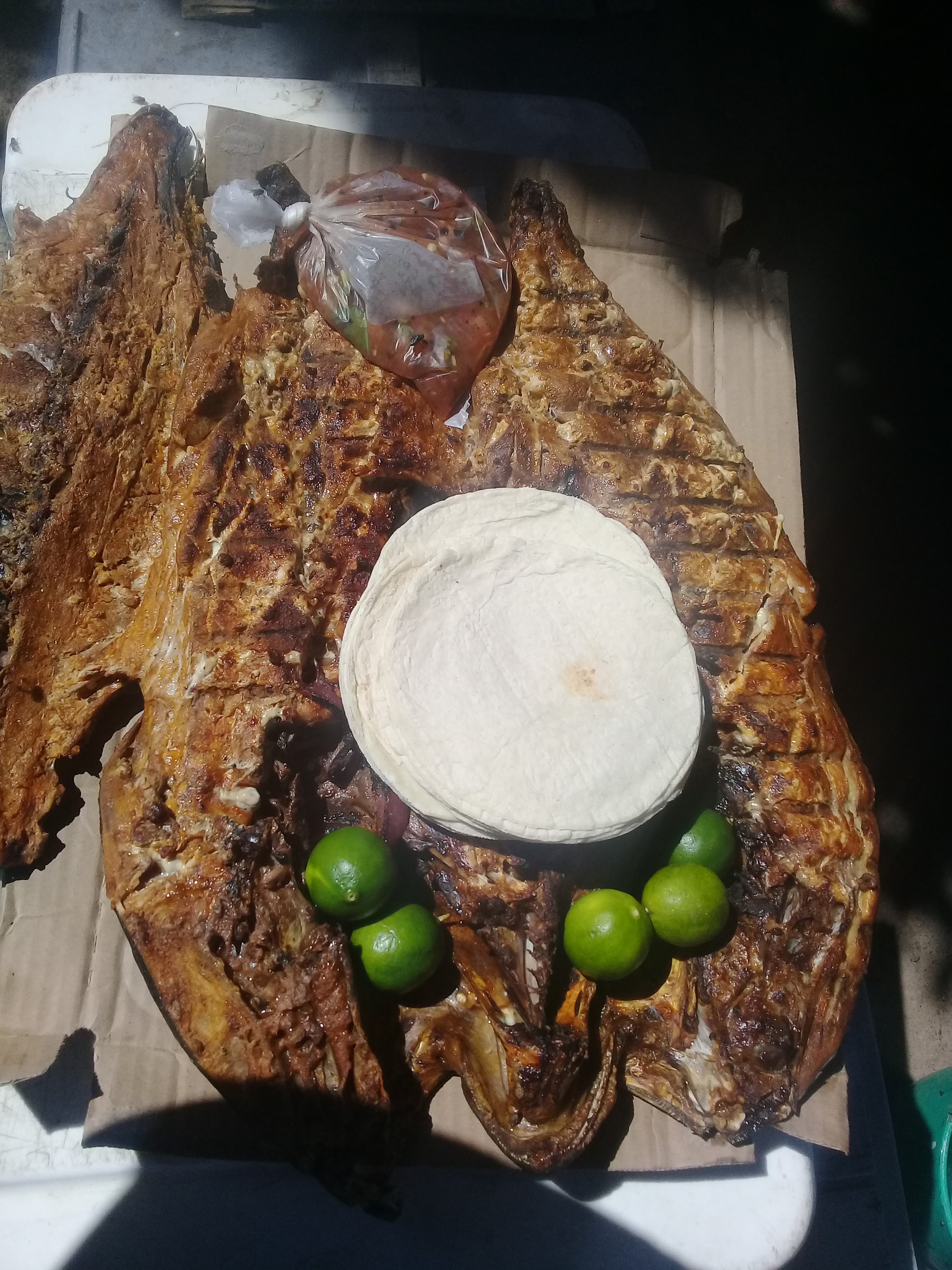 Mariscos y pescados el chuy soto image 8