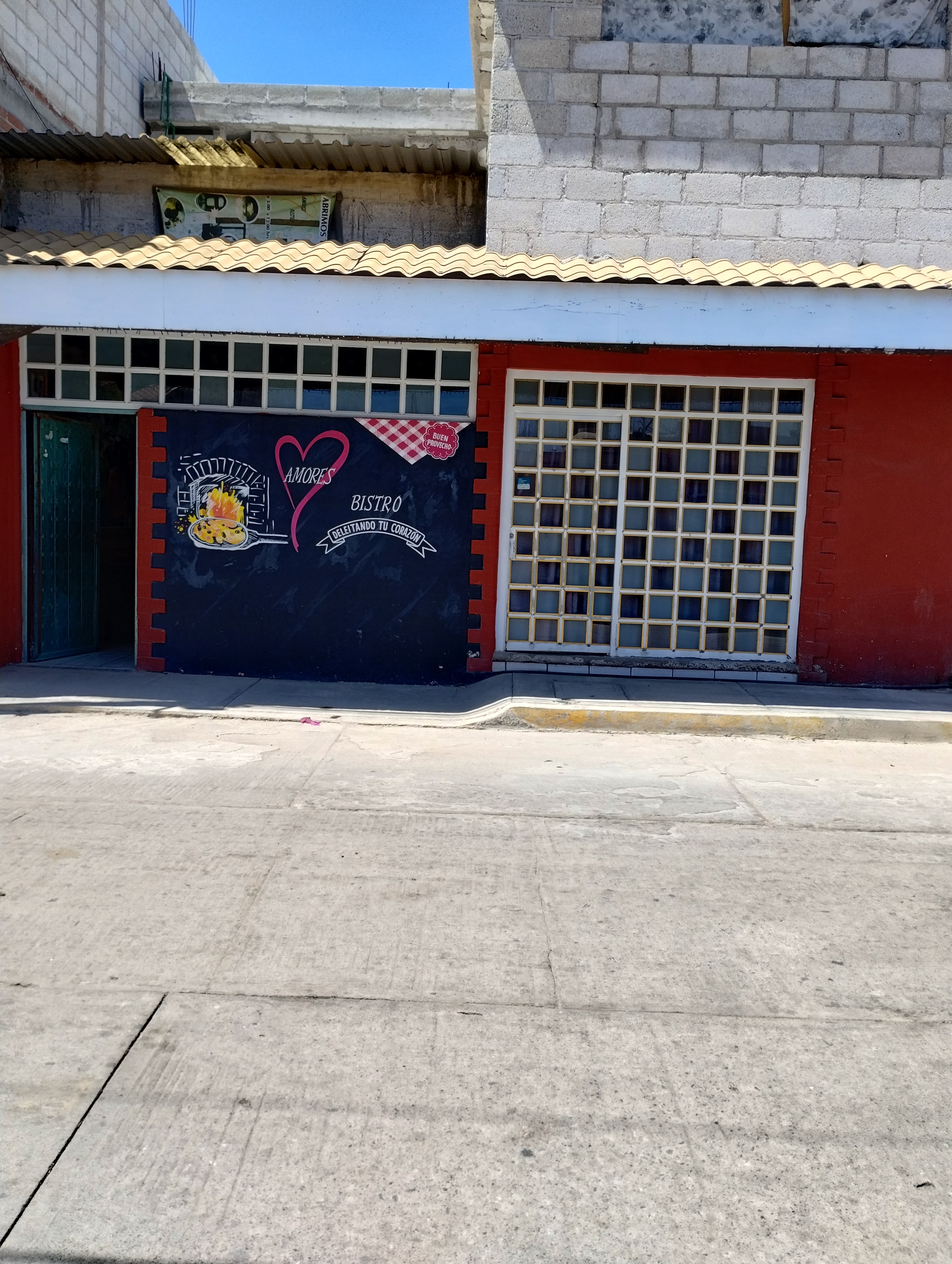 Amores Bistro image 1