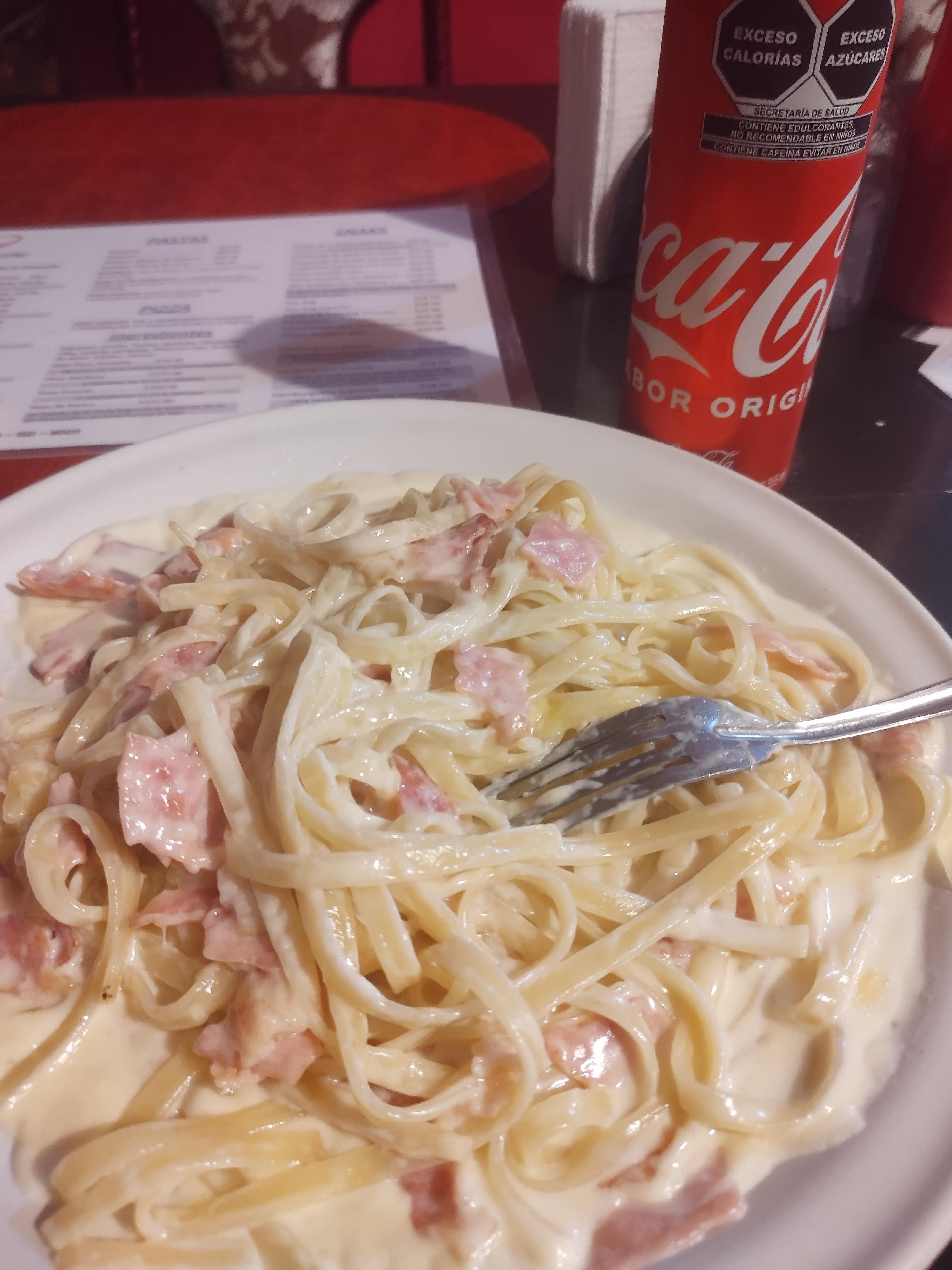 Amores Bistro image 7