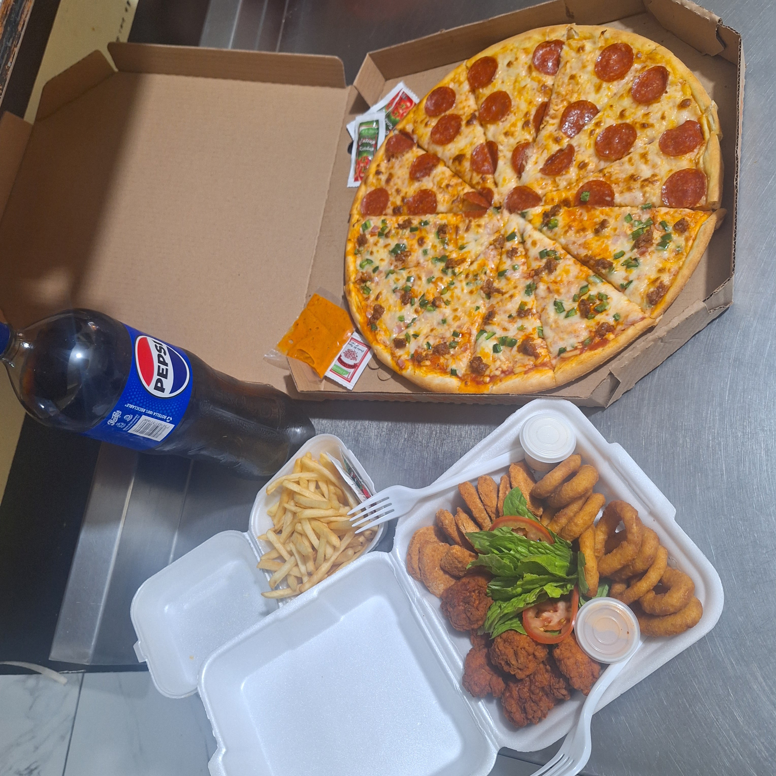 Divlas Pizza image 10