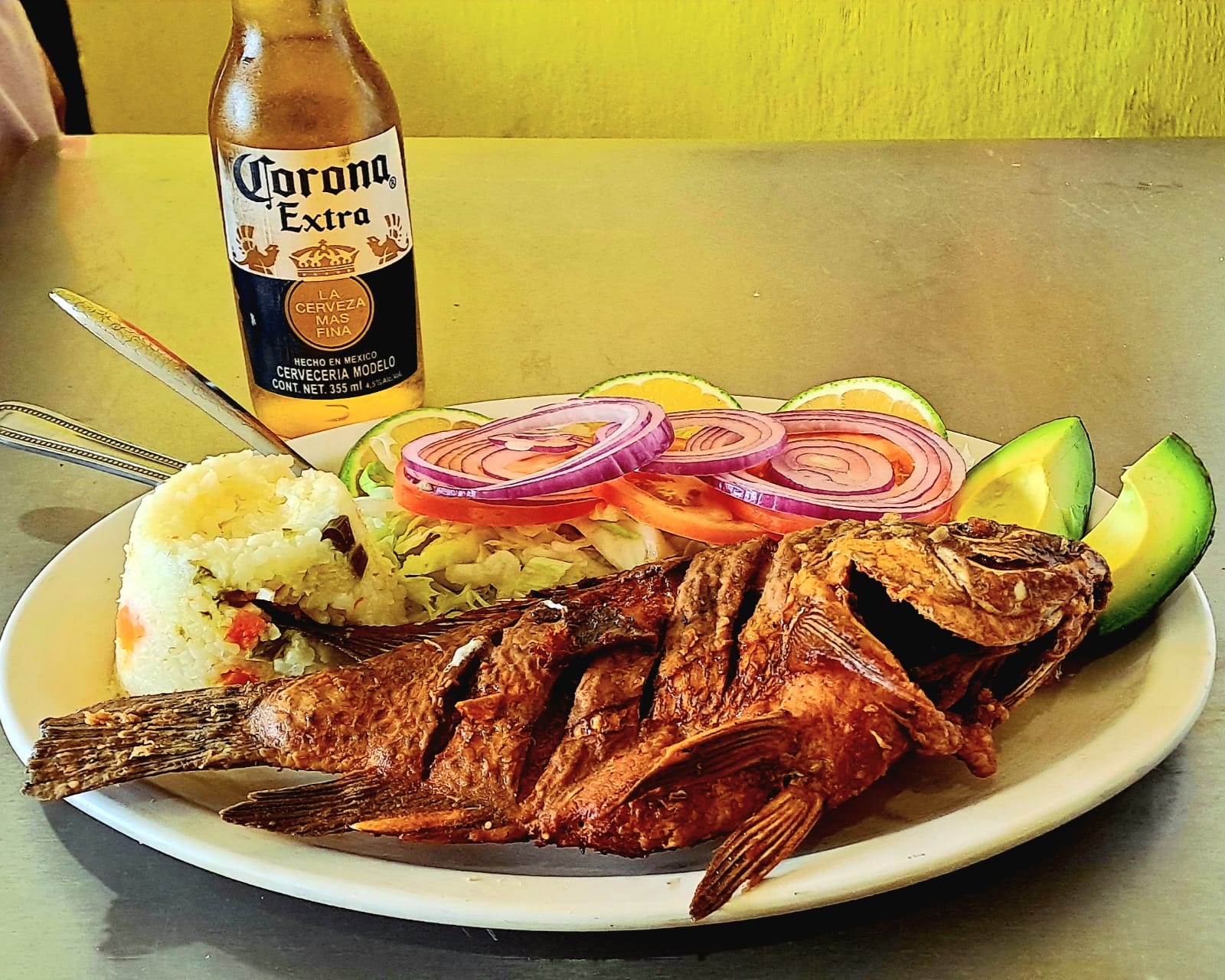 Sushi & mariscos toño image 1