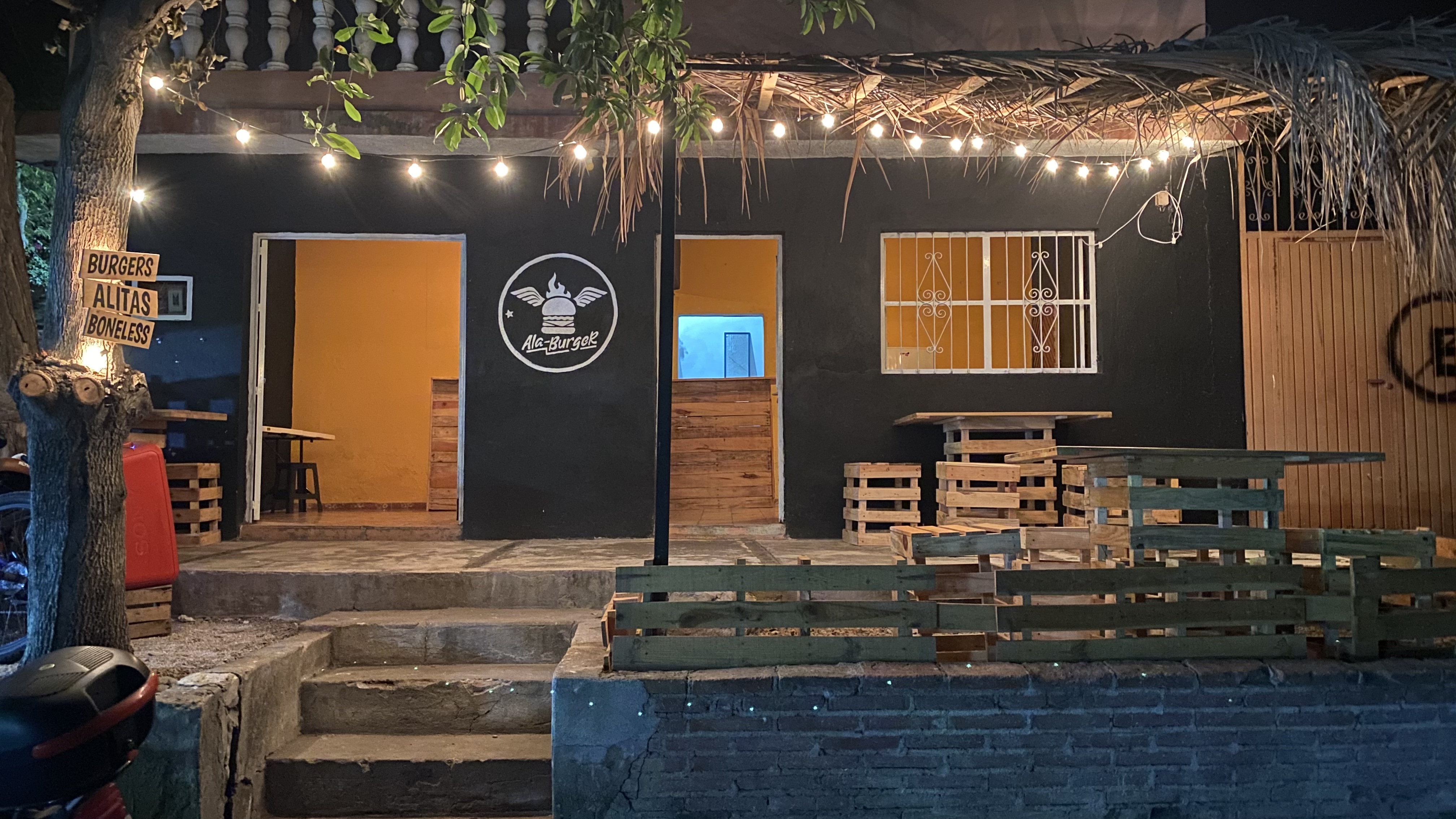 Ala-Burger Armería image 1