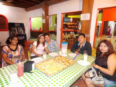 Pizzas Jacarandas image 1